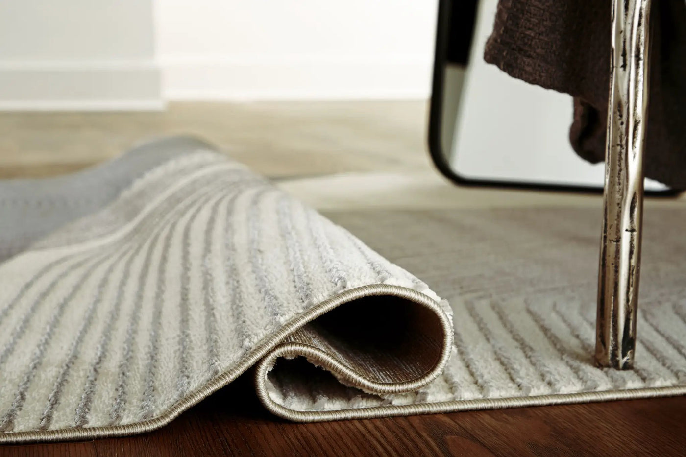 Winderburg - Rug by Unique Piece Furniture
