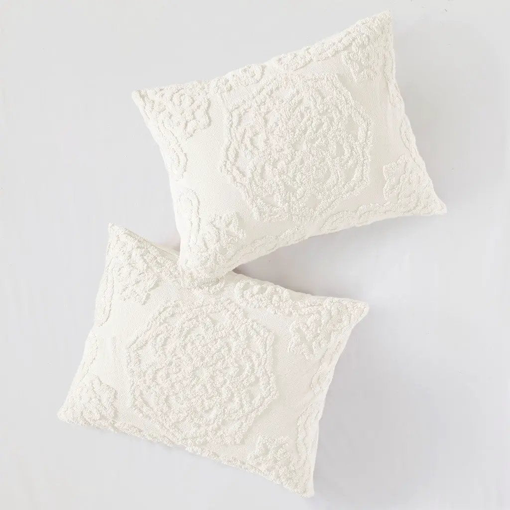 Tufted Cotton Chenille Medallion Fringe Coverlet Mini Set - Off-White by HouseOfZazla