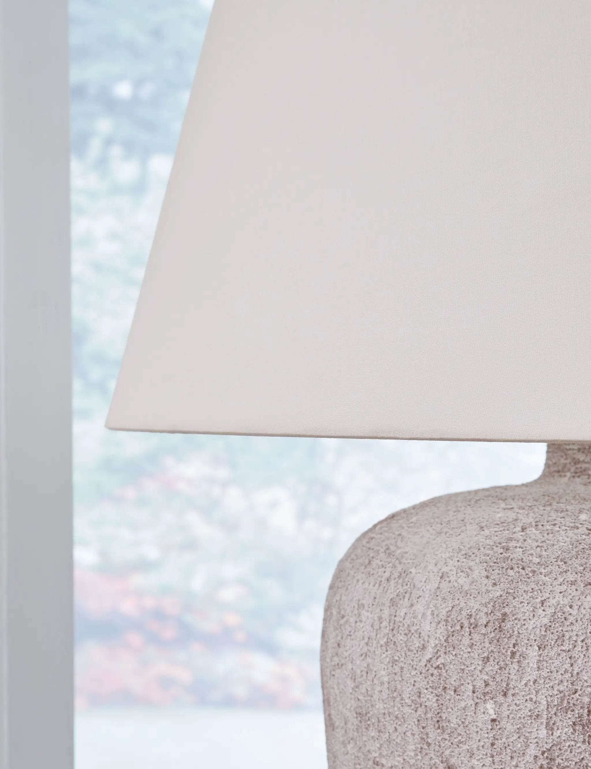 Danry - Metal Table Lamp - Distressed Cream by Unique Piece Furniture