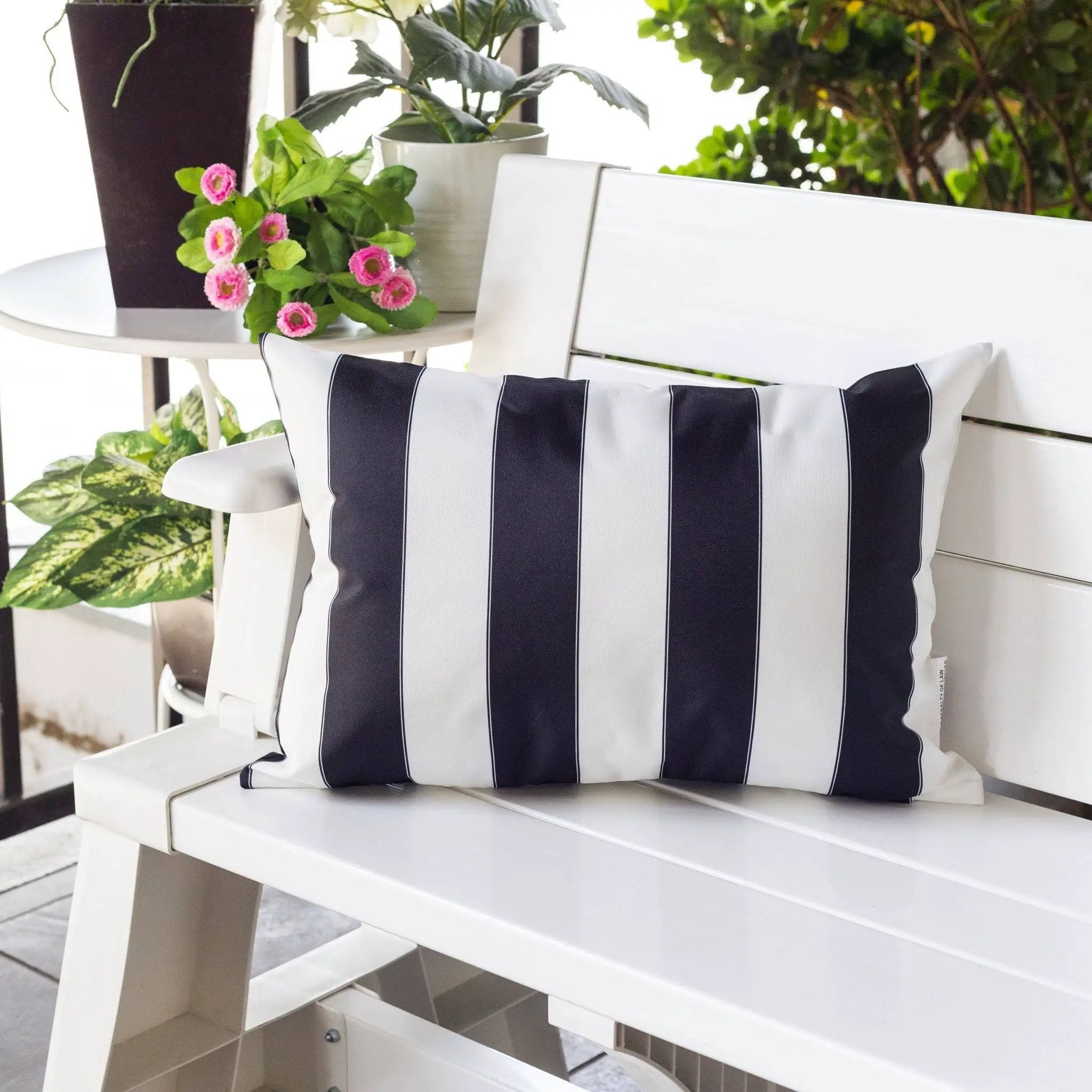 Horizon - Stripe Pillow Outdoor & Indoor - Black by Unique Piece Furniture