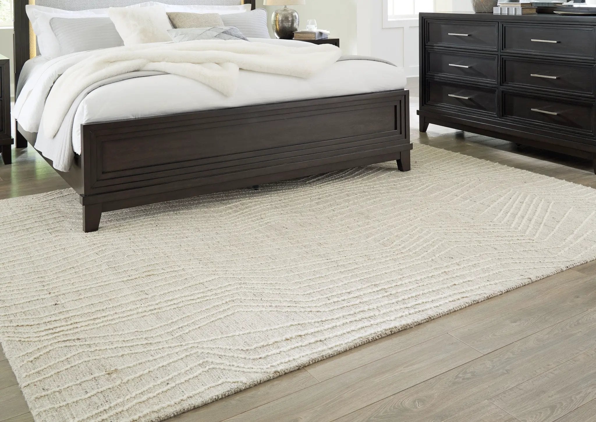 Varahill - Rug by Unique Piece Furniture