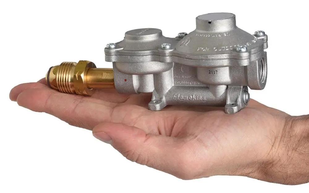Flame King 2-Stage 150,000 BTU Propane LP Horizontal Super Compact Regulator by Flame King Products