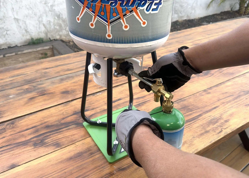Flame King YSN1LBKTa Eco Friendly 1lb Refillable Reusable Propane Cylinder + Refill Kit by Flame King Products