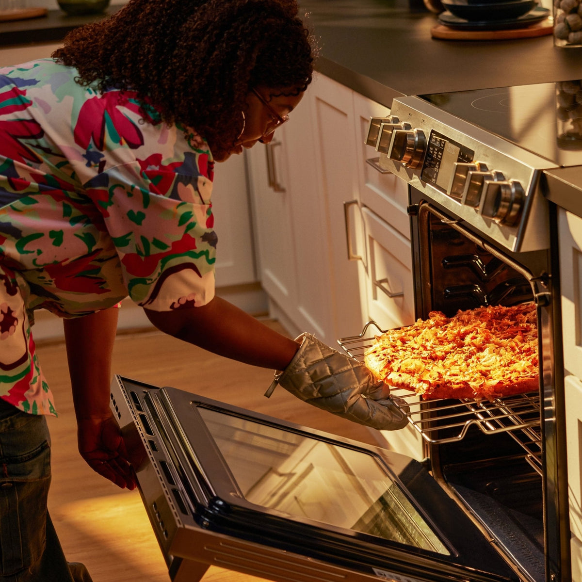 FreshBake™ 30" Electric Range ∙ Model RES30552, photo 20 of 26