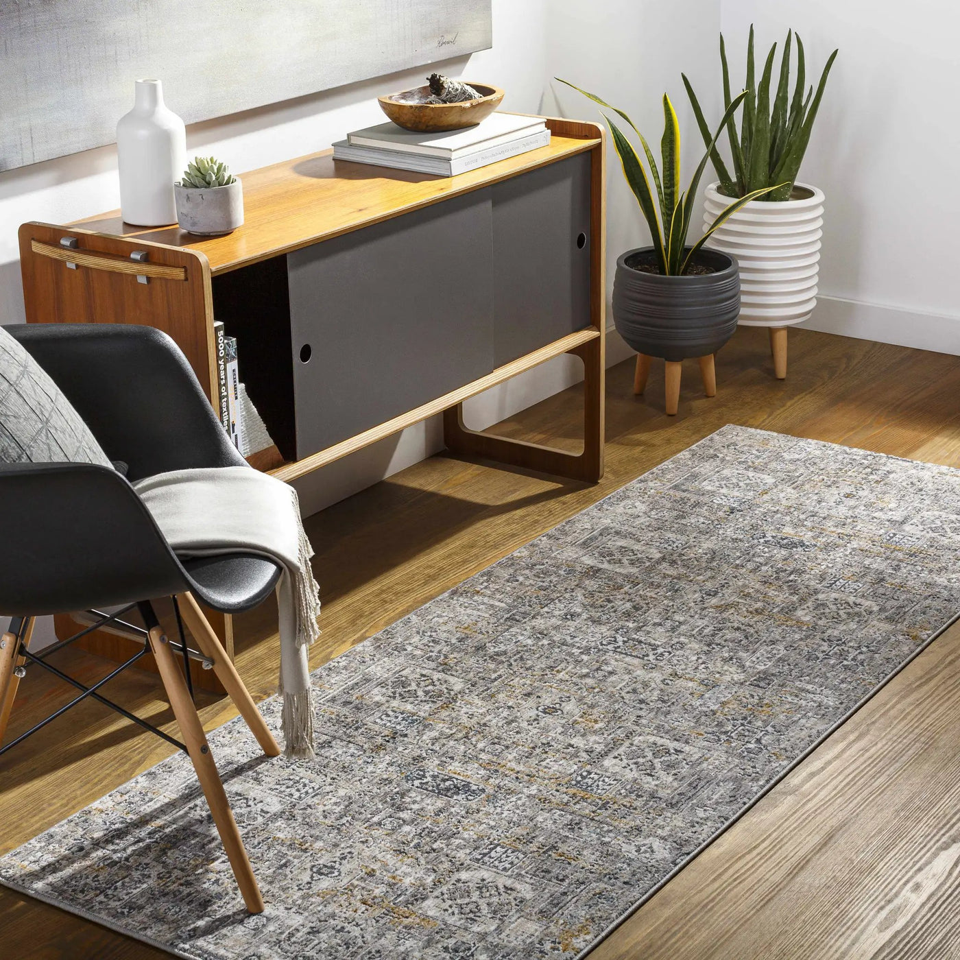 Heacham Luxe Fringe Rug - Clearance by Boutique Rugs