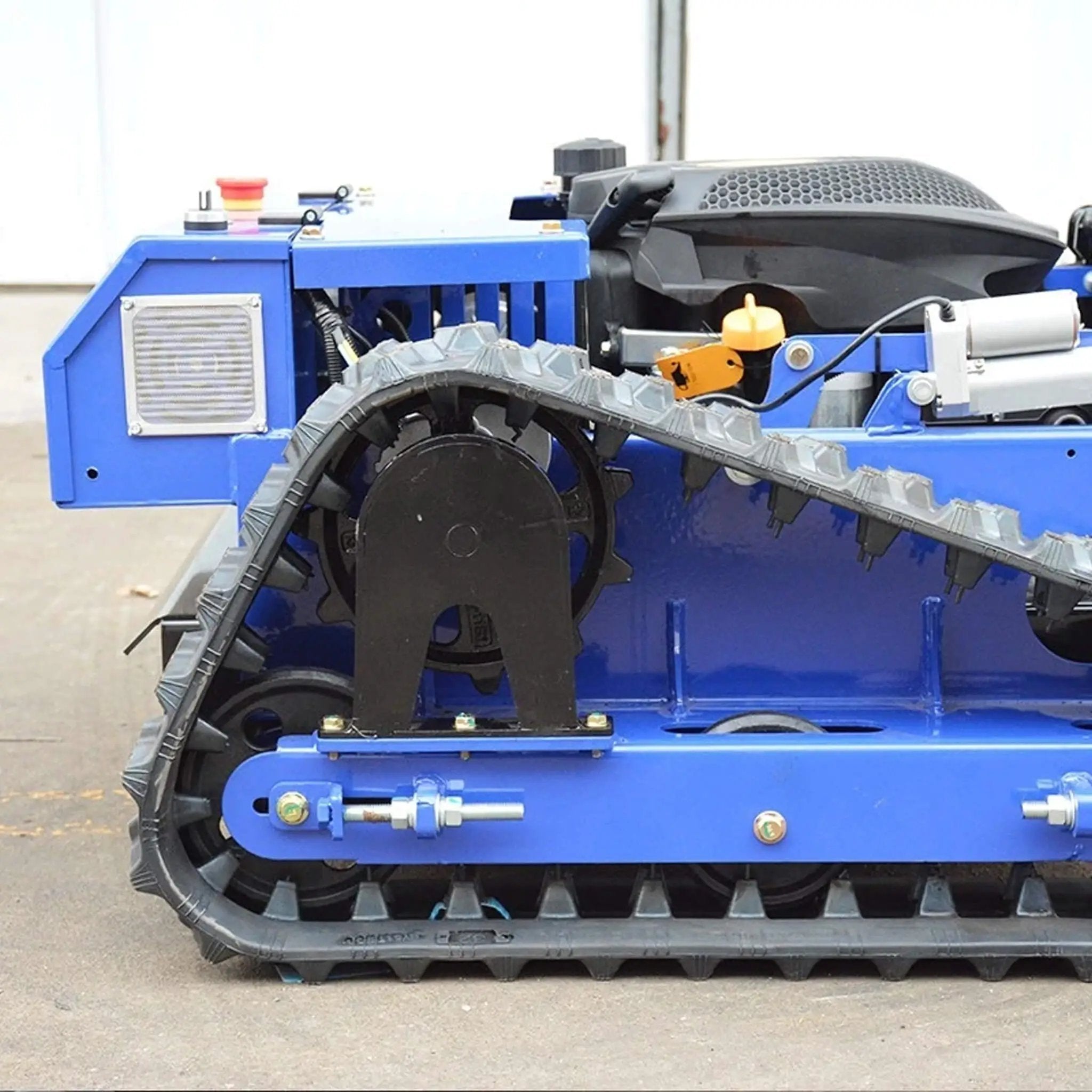 Heavy-Duty 7HP Commercial Remote-Controlled Tracked Gasoline Lawn Mower (SAK94270) by SAKSBY WHOLESALE
