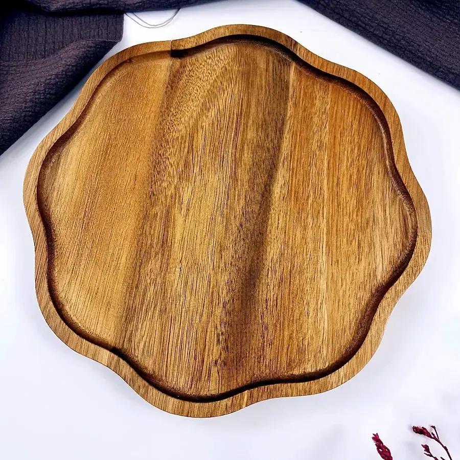 High-End Wooden Trays, Plum Blossom-Shaped Acacia Wood Trays, Creative Breakfast Trays, Suitable for Holding Cheese, Bread, Desserts, And Coffee, Perfect for Use in Kitchens, Restaurants, Parties, And Wedding Venues by House Of Avana