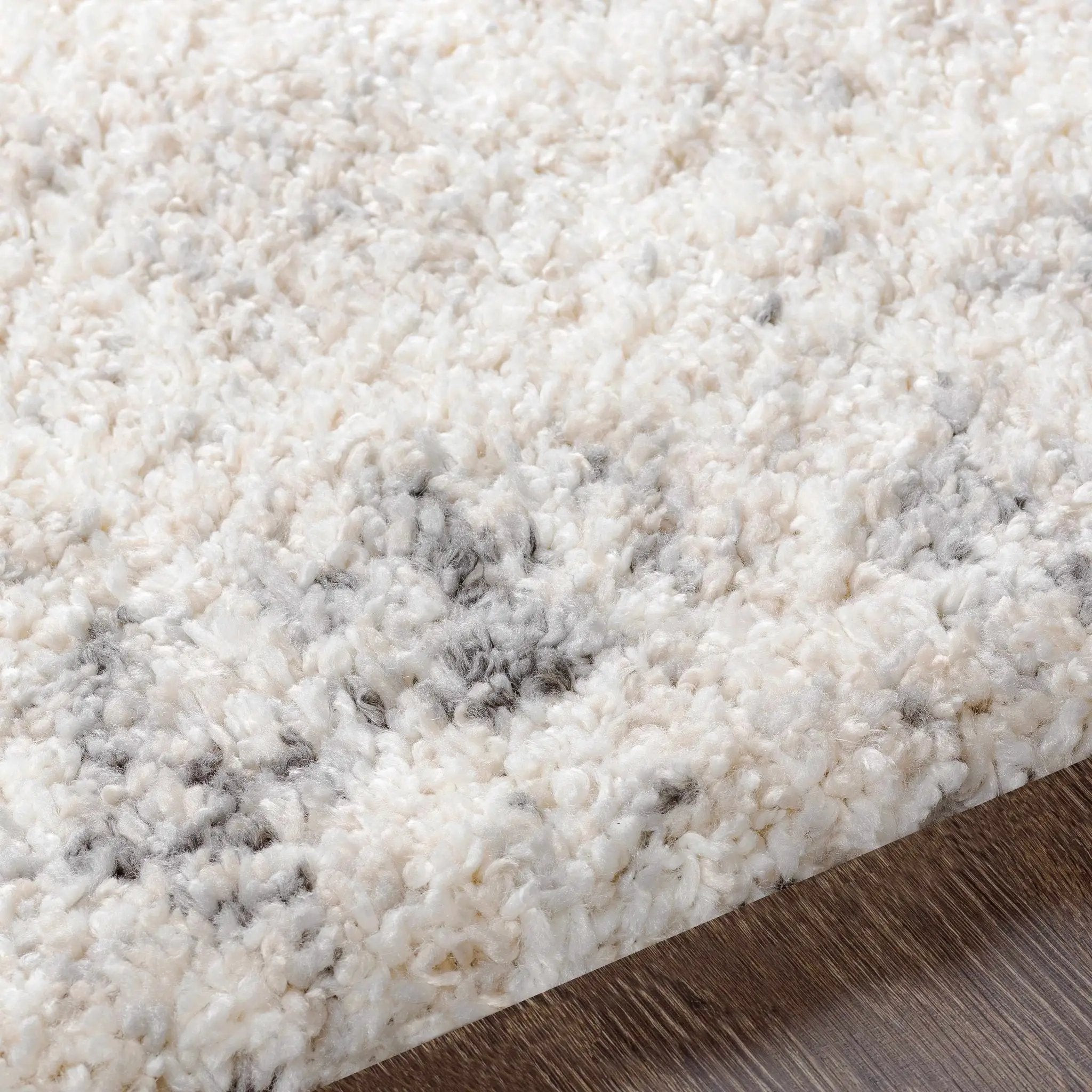 Hilotongan Plush Abstract Area Rug by Boutique Rugs