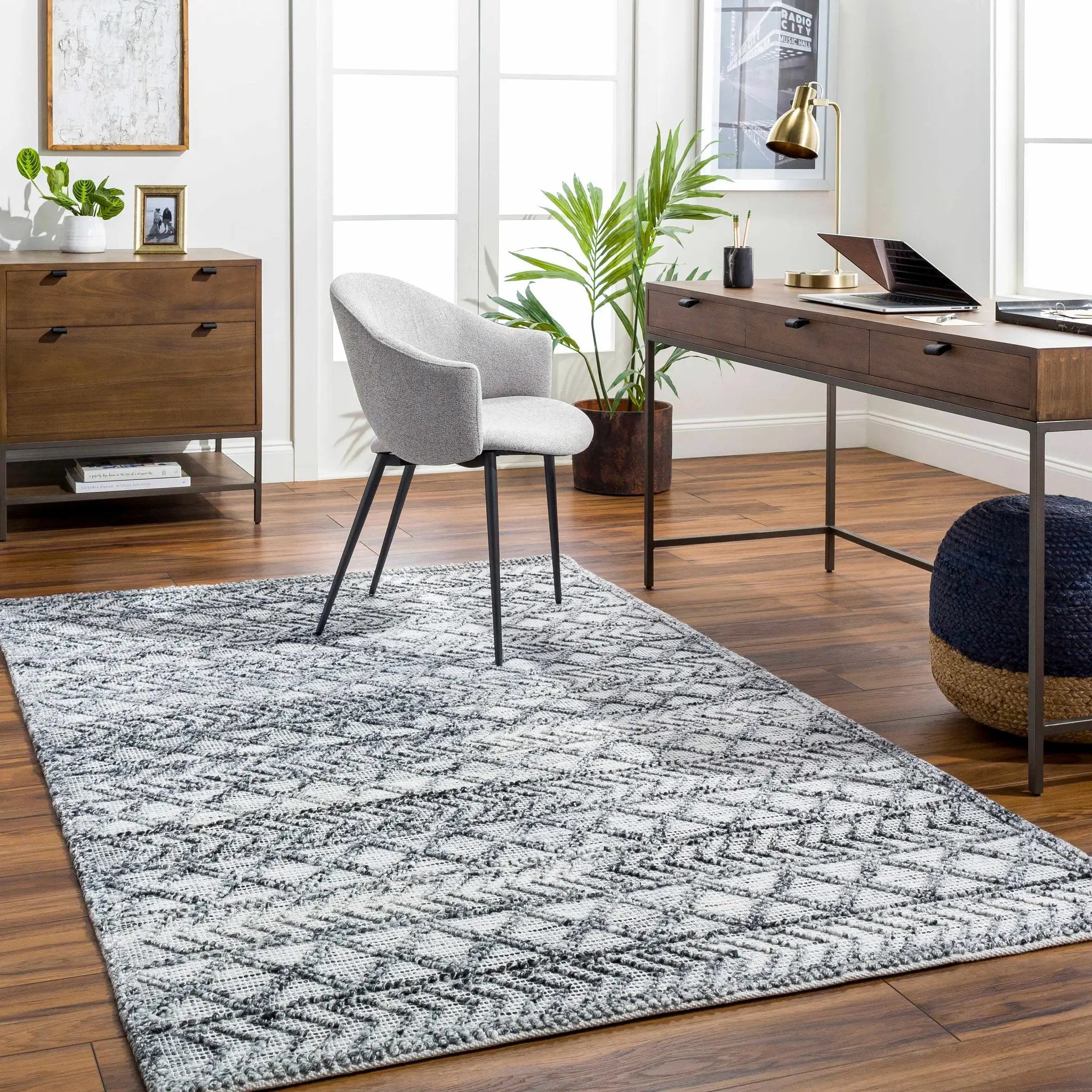 Hosa Area Rug - Clearance by Boutique Rugs