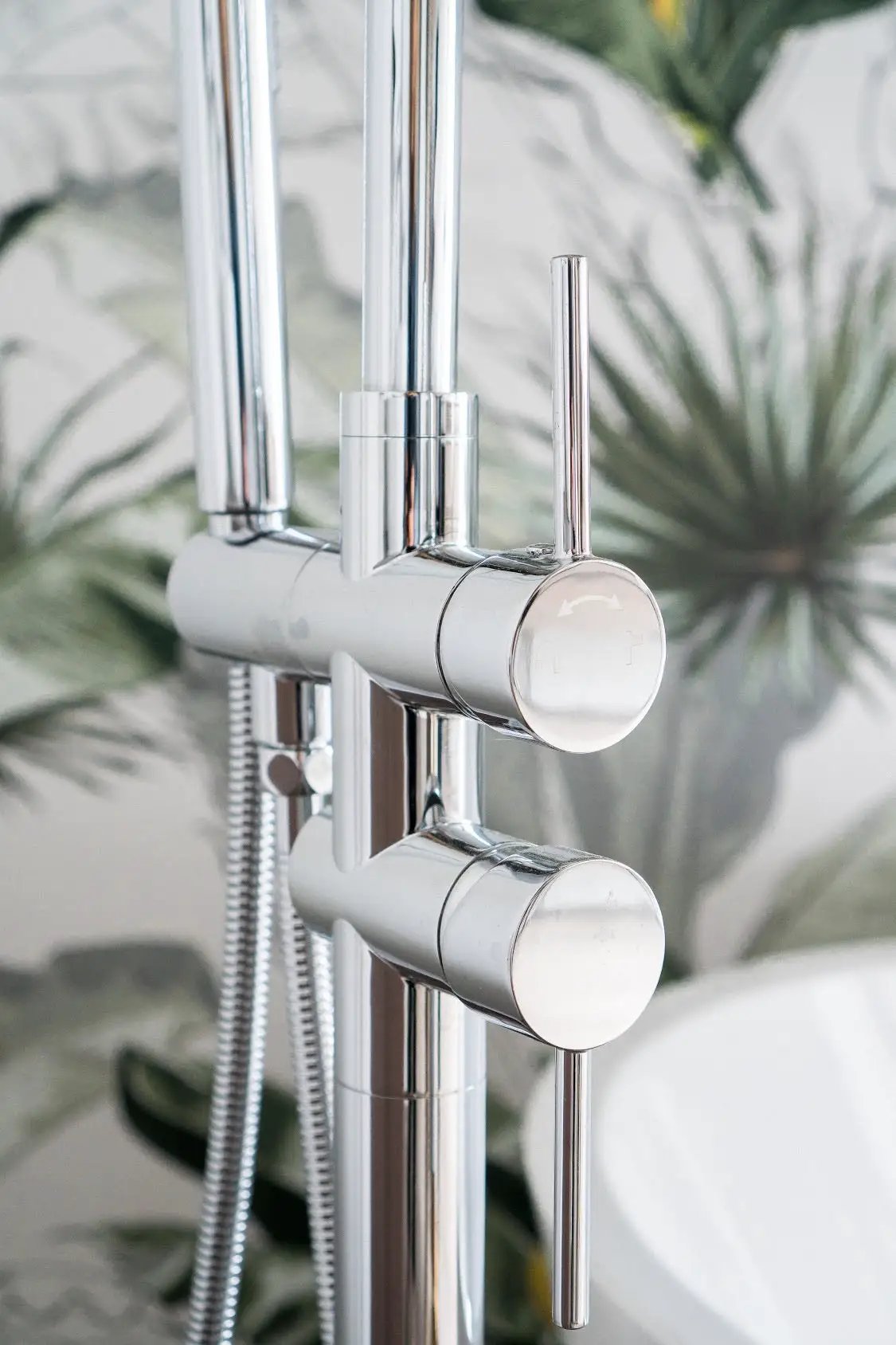 Zeek Floor Tub Filler Faucet Chrome F-TC50 by ZEEK