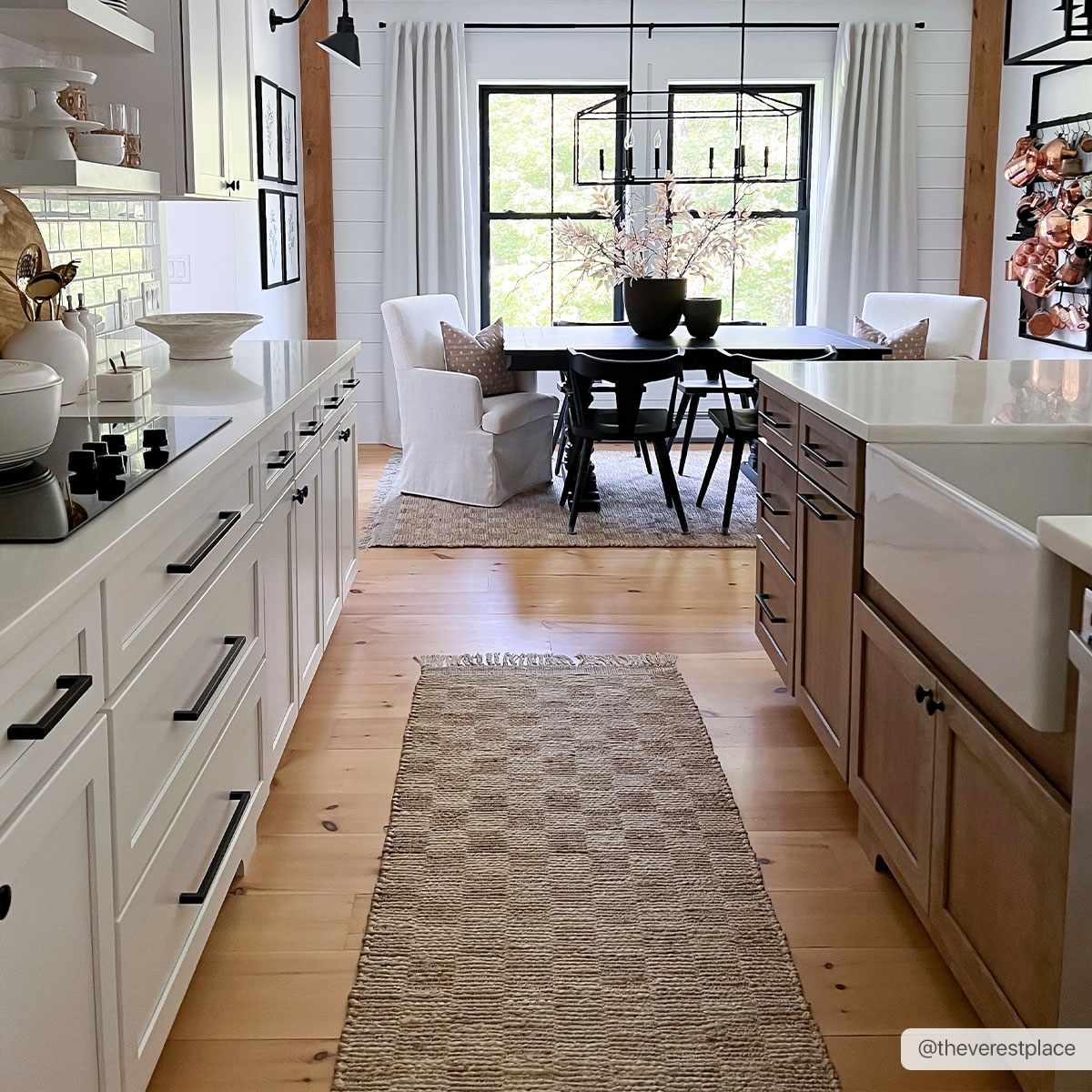 Ionut Checkered Jute Area Rug by Boutique Rugs