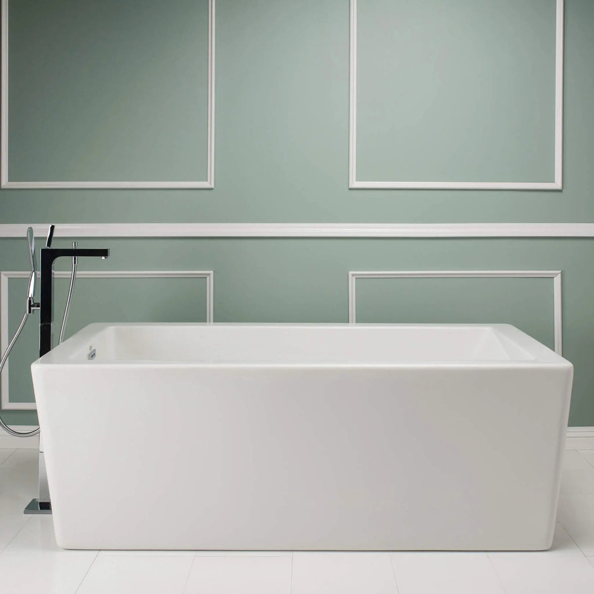 Jacuzzi Bianca 66-Inch Whirlpool Bath [JBIF6636WUR2CPWW/WC] (SAK41632) by SAKSBY WHOLESALE