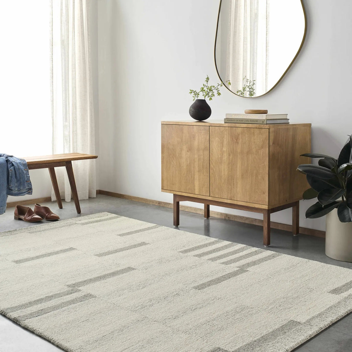 Jeri Modern Wool Rug, installed in a room 2