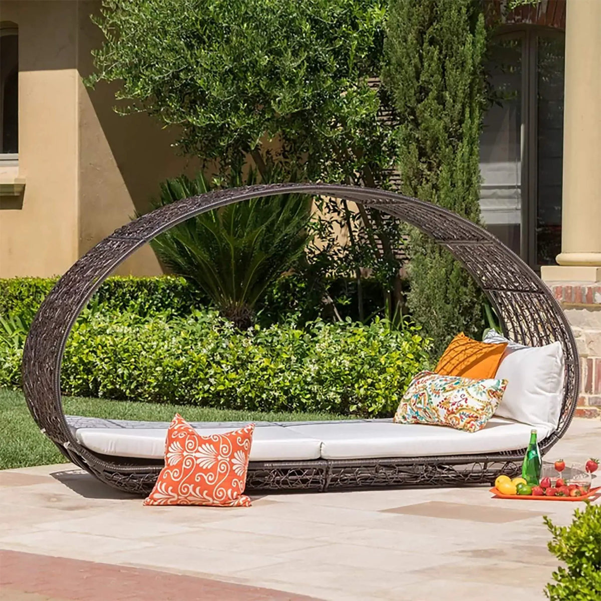 Alora Large 2-Person Abigal Outdoor Wicker Daybed With Aluminum Frame And Cushions (SAK23942) by SAKSBY WHOLESALE