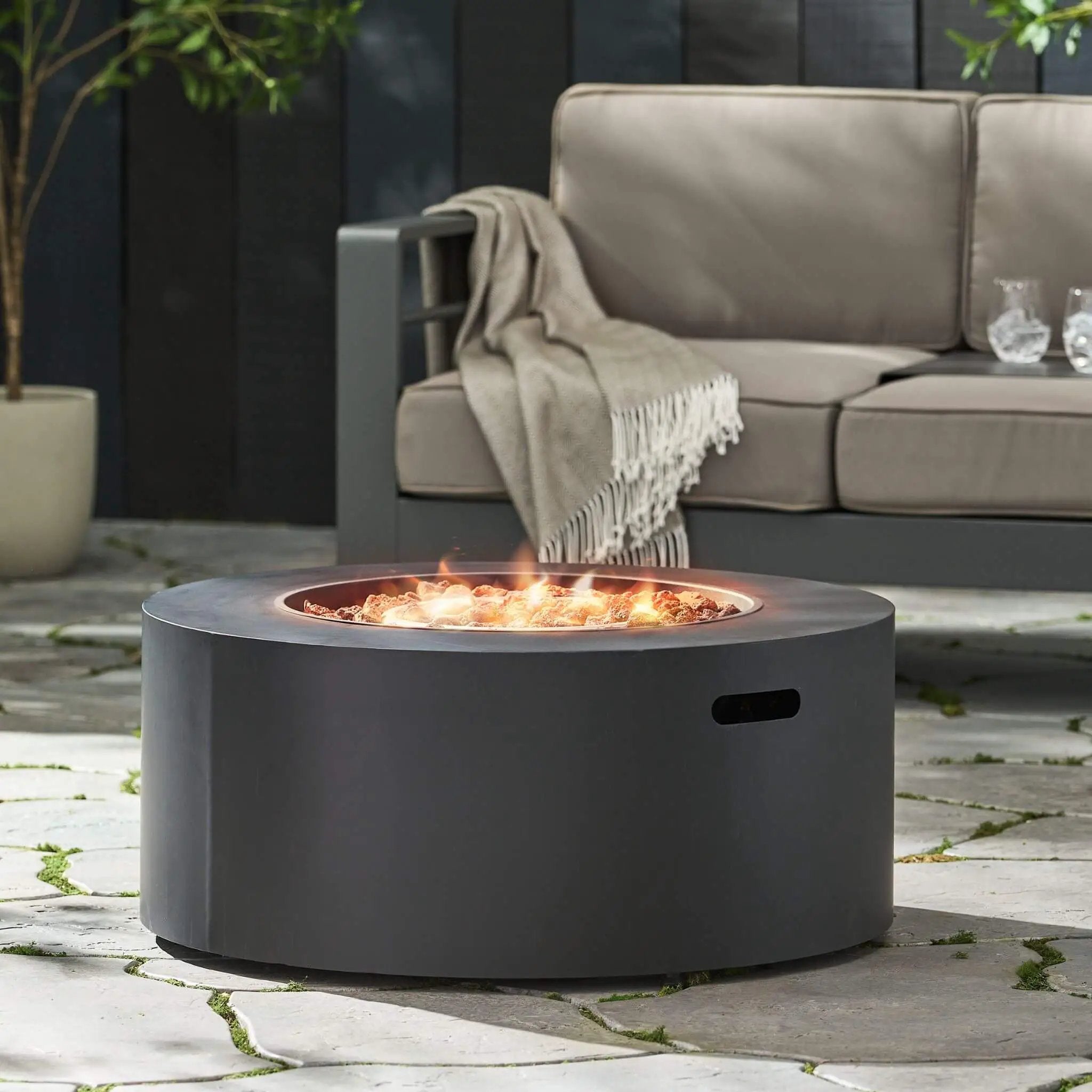 Alora Modern 32-Inch 40K BTU Round Iron Propane Fire Pit (SAK29102) by SAKSBY WHOLESALE