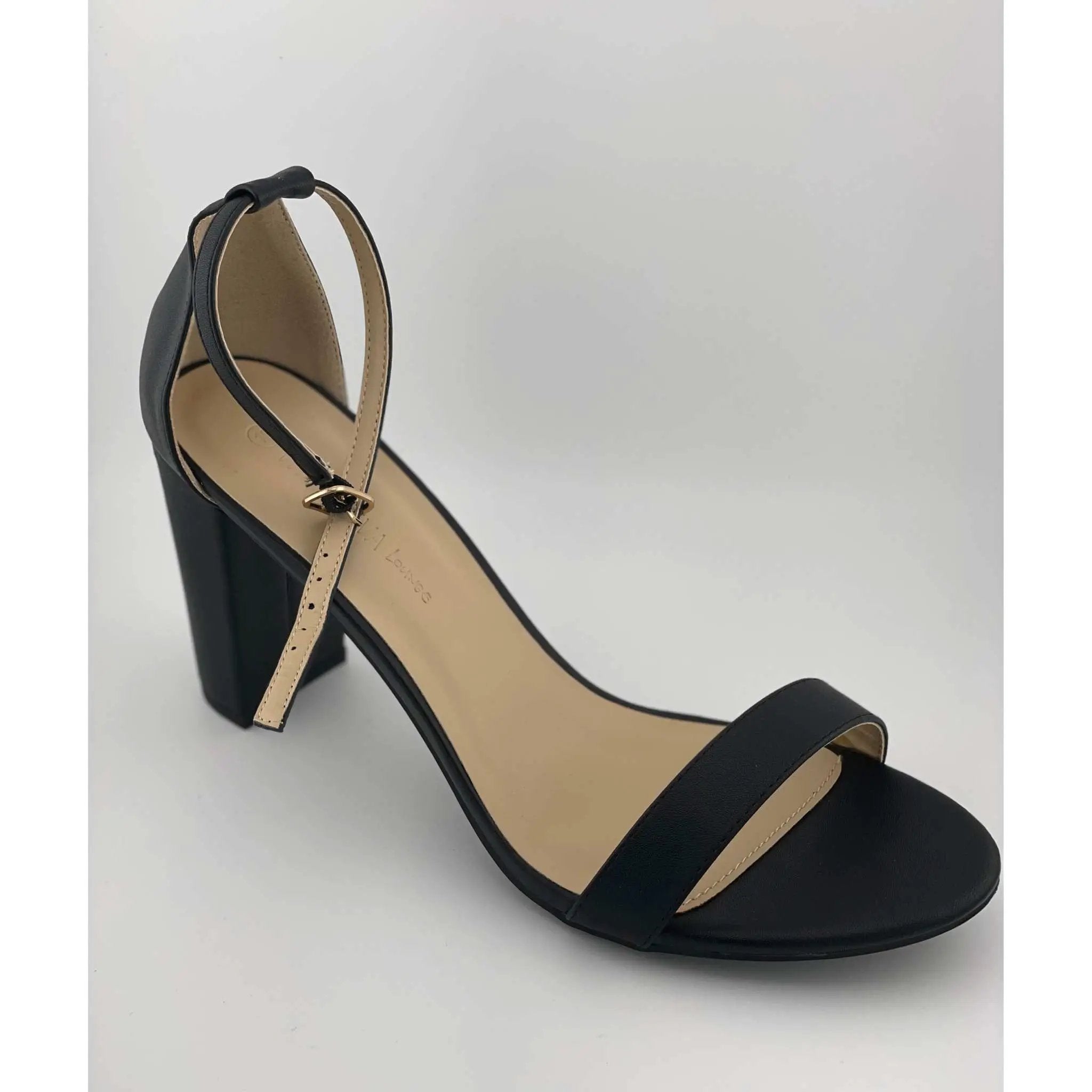 WILD DIVA LOUNGE CHUNKY HEELS MORRY-01 by Selzalot
