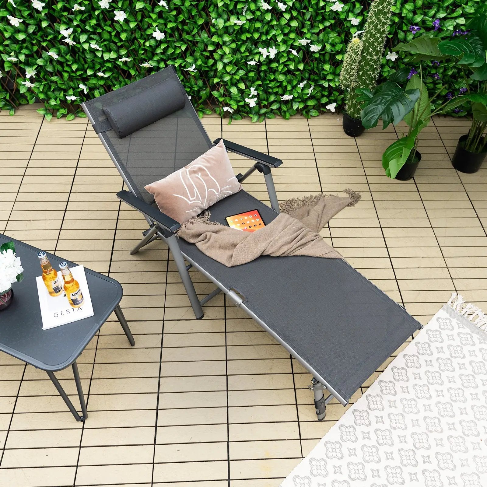 Outdoor Aluminum Chaise Lounge Chair with Quick-Drying Fabric by DirectDeals