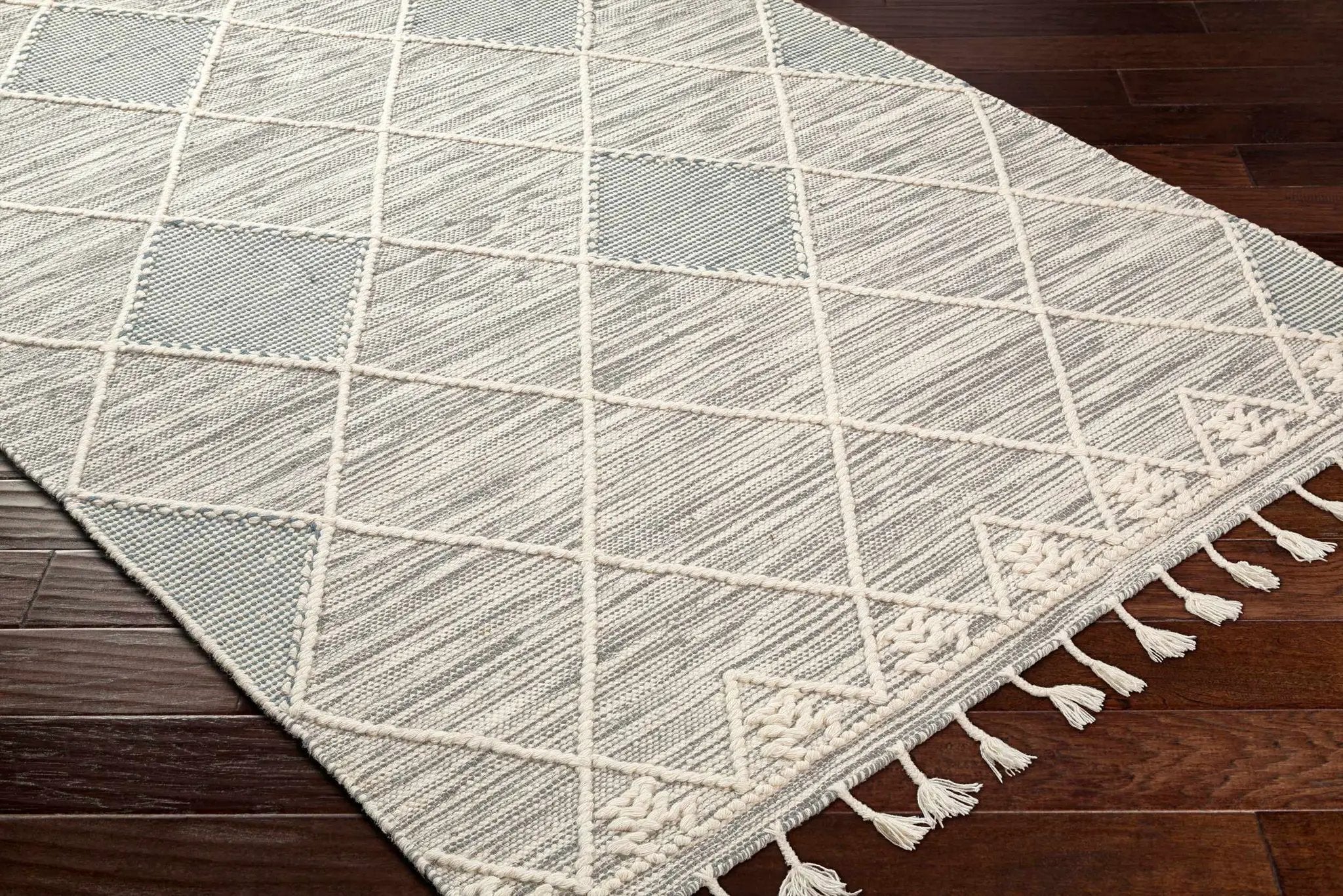 Bicos Tasseled Jute Rug - Clearance by Boutique Rugs