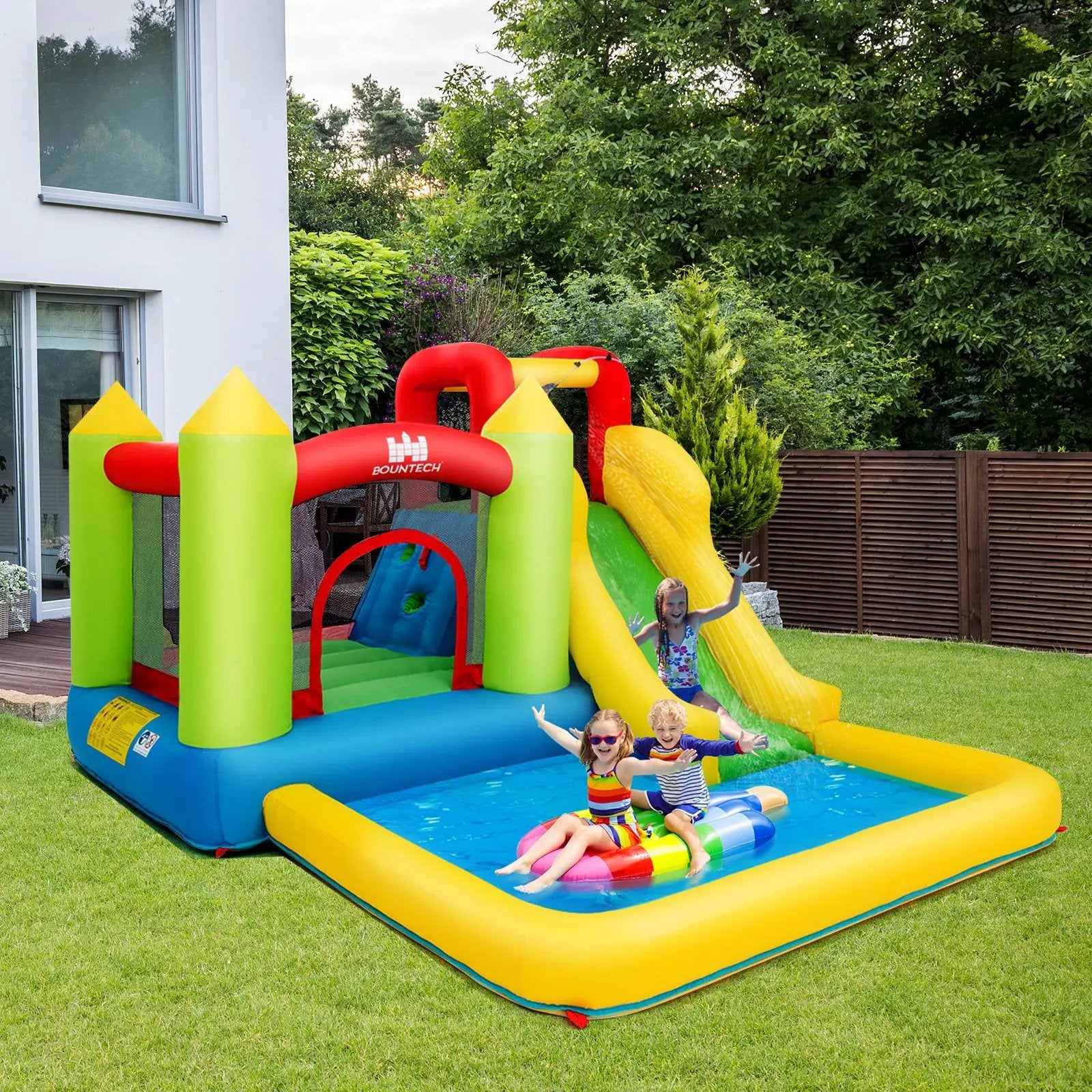 Outdoor Inflatable Bounce House with 480 W Blower by DirectDeals