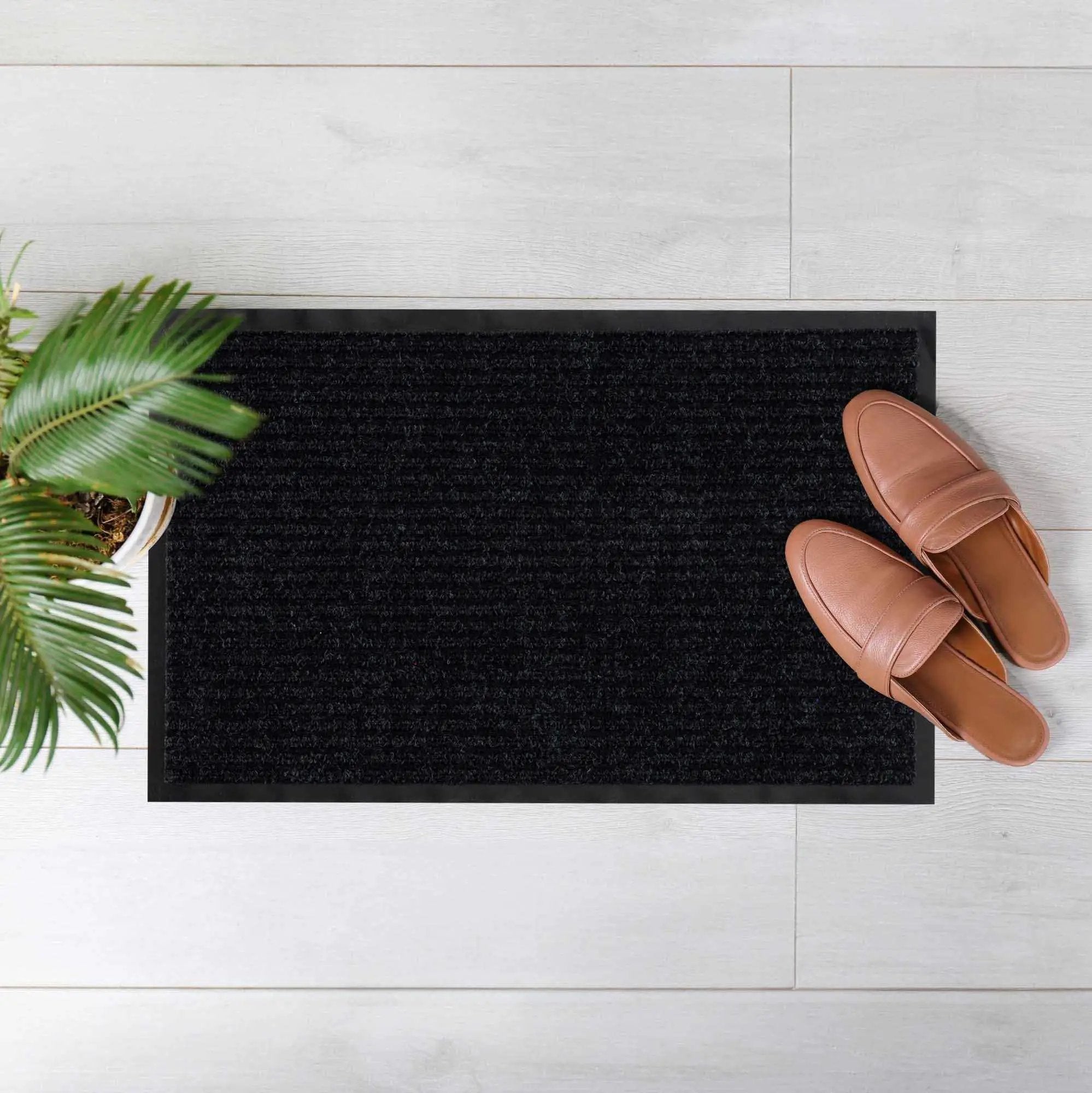 Basic Outdoor Mat, Black by Boutique Rugs