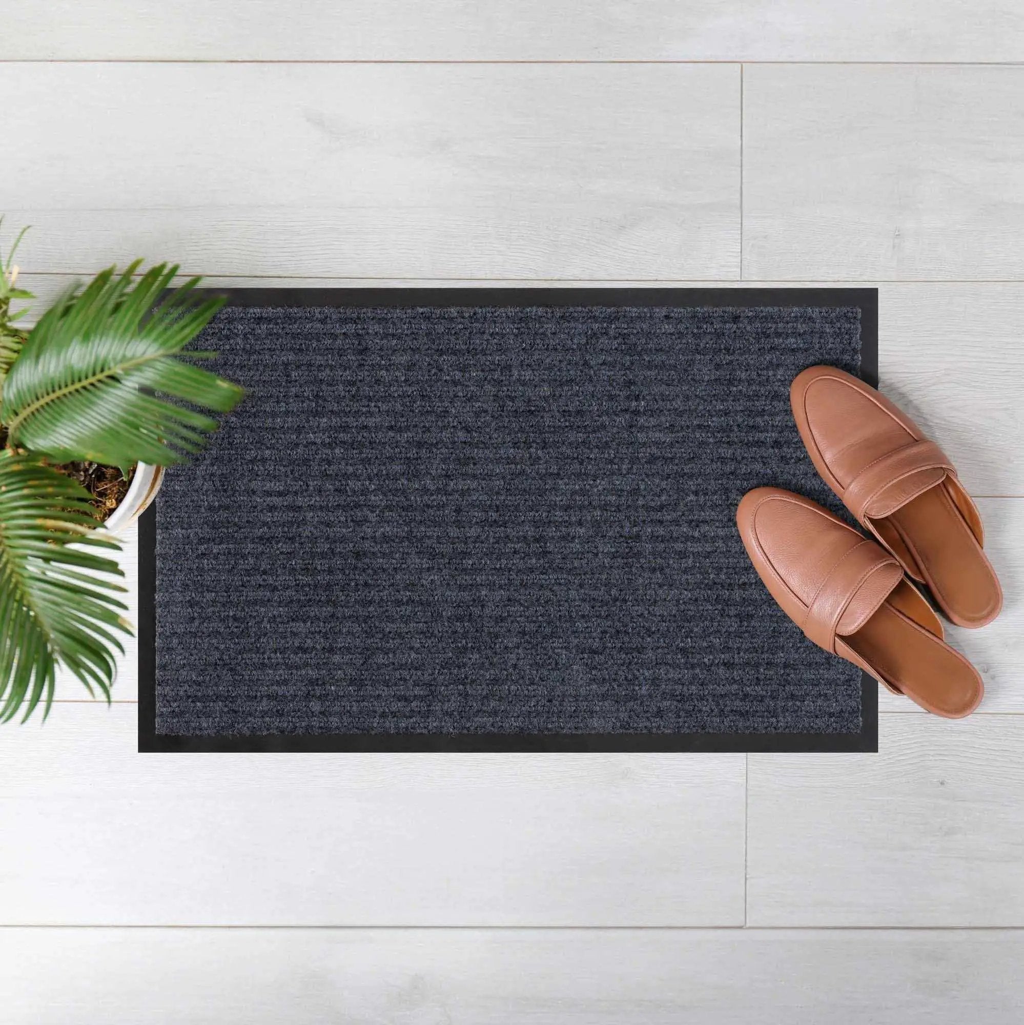 Basic Outdoor Mat, Gray by Boutique Rugs