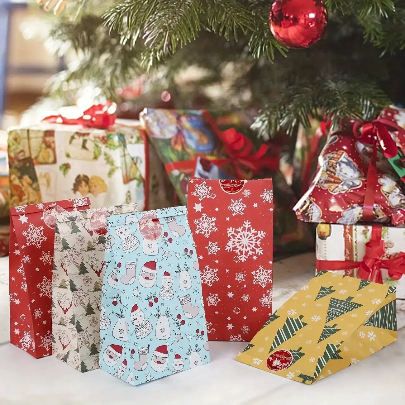 Paper Gift Bags with Red Sealing Stickers, 24pcs Set of Christmas Snowflake Designs by House Of Avana