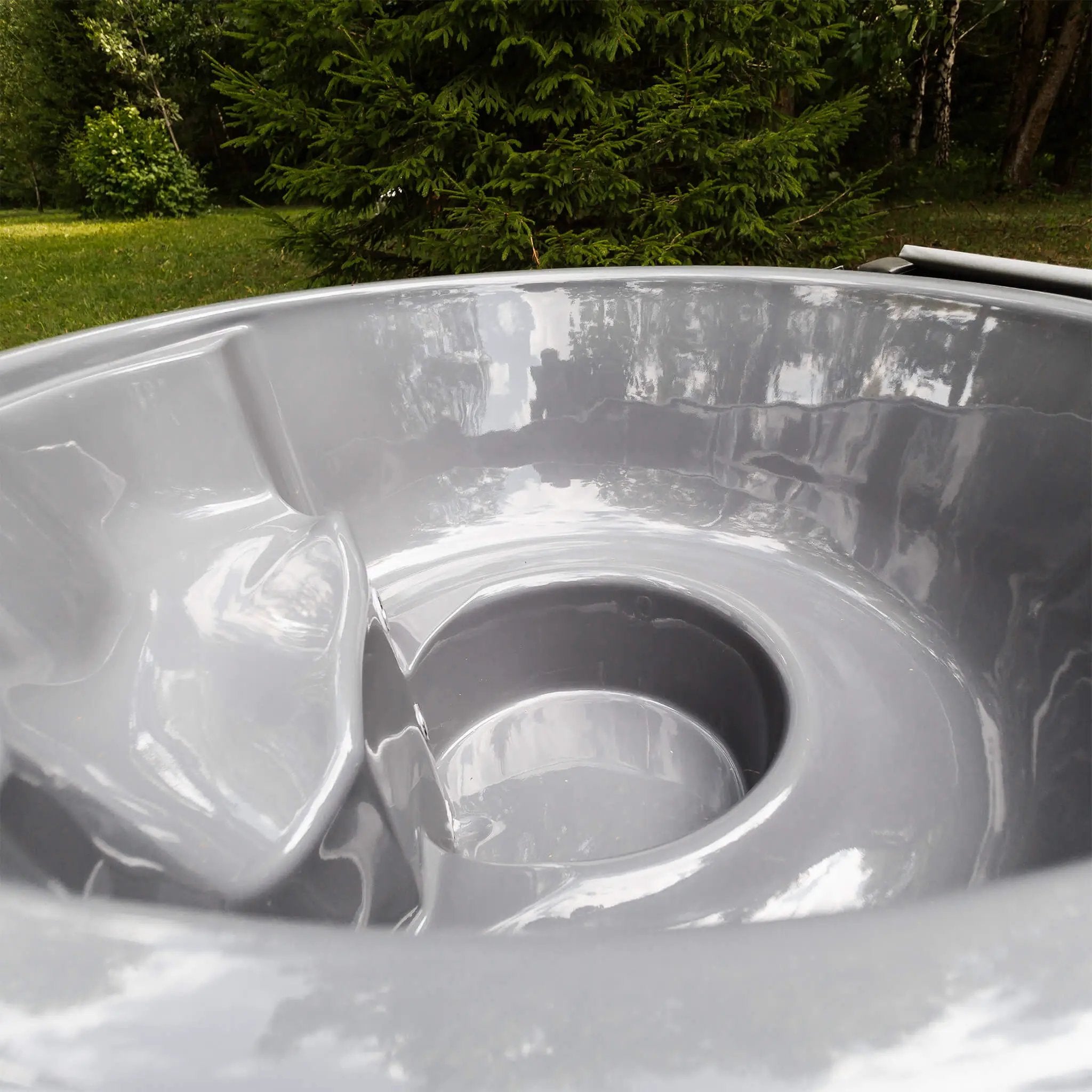 Premium 4-Person Fully-Assembled ThermoWood Wood-Fired Hot Tub (SAK14528) by SAKSBY WHOLESALE