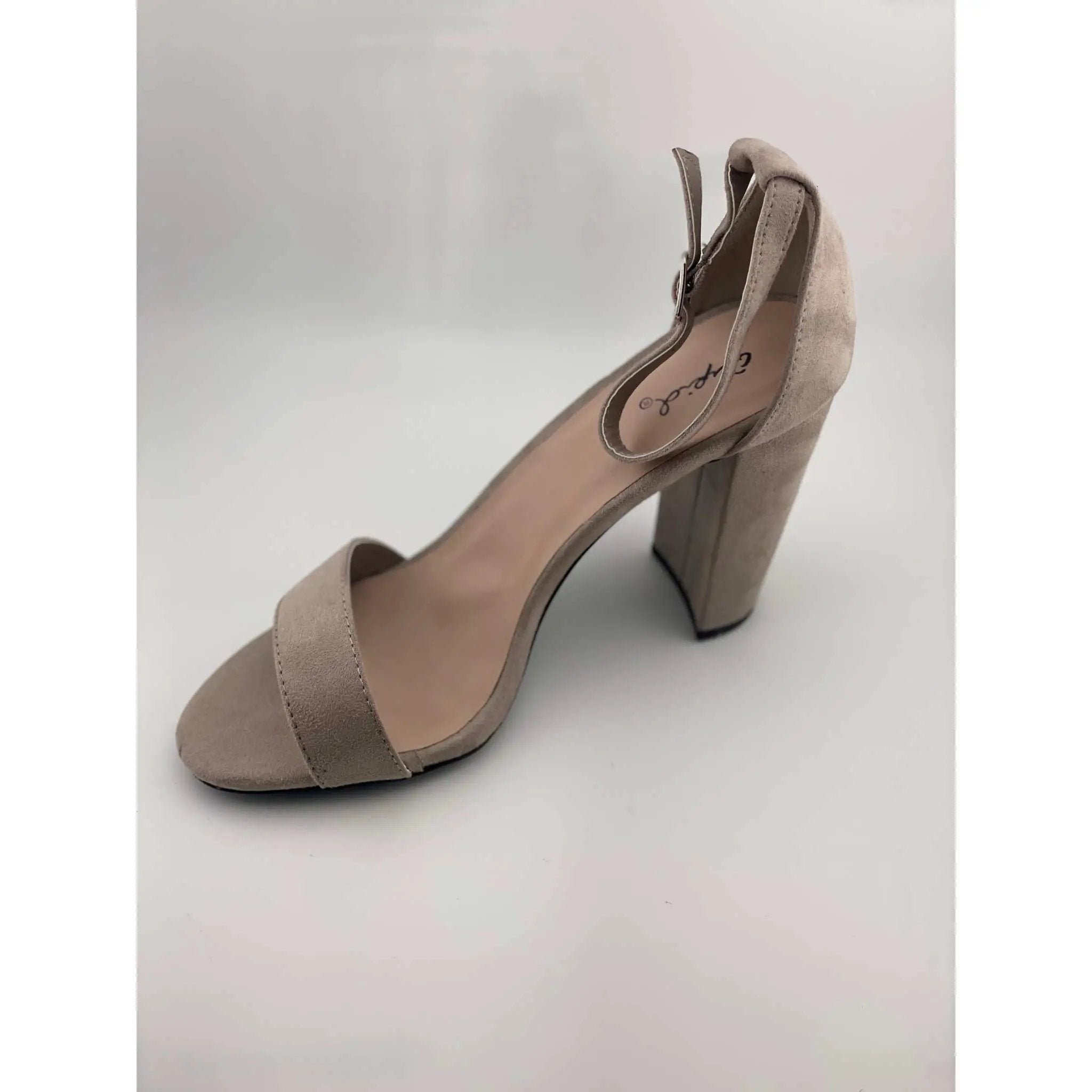 Qupid Women's Single Sole Sandal with Chunky Heel Heeled by Selzalot