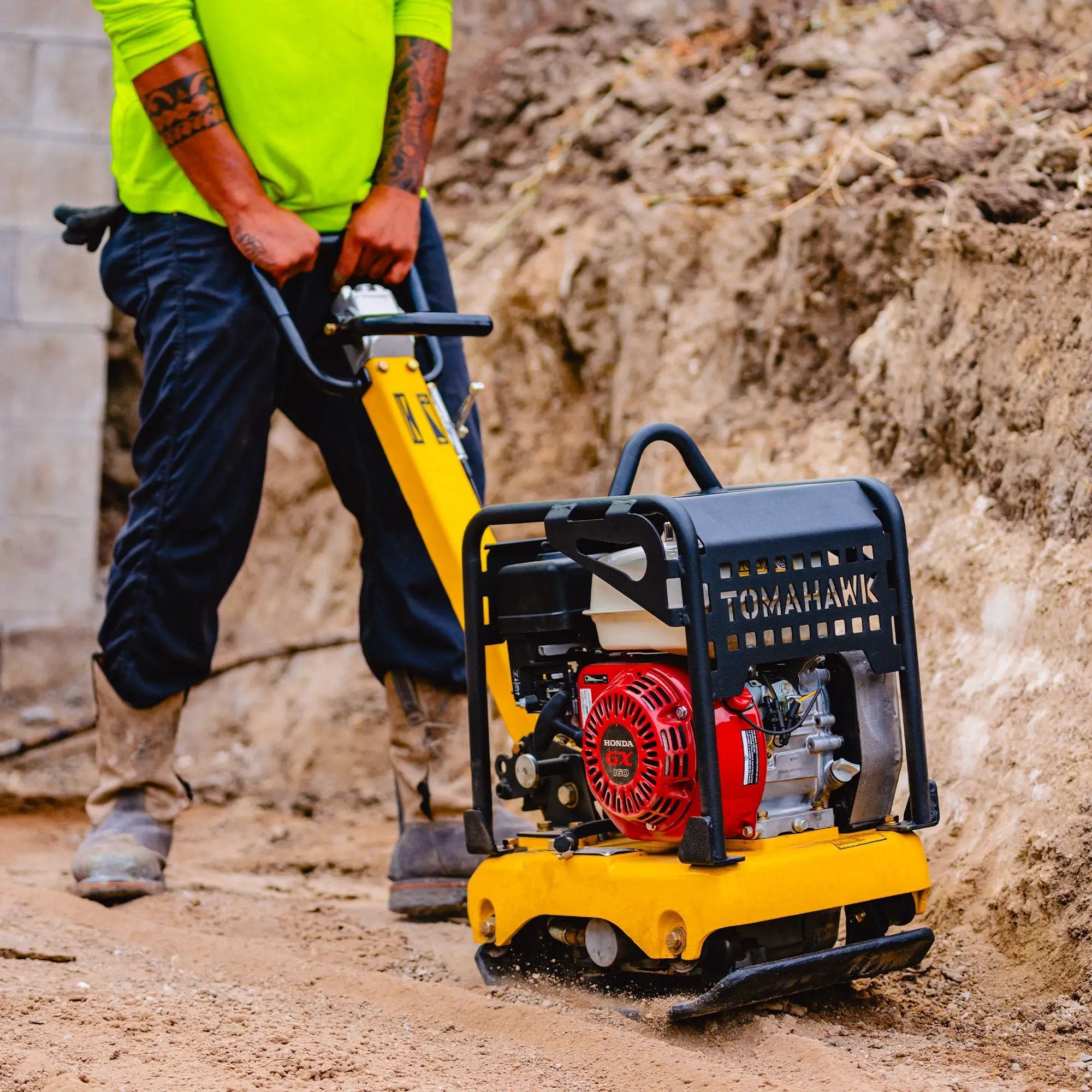 5.5 HP Honda Reverse Plate Compactor 19x14 Plate for Asphalt, Aggregate, Cohesive Soil Compaction by Tomahawk Power
