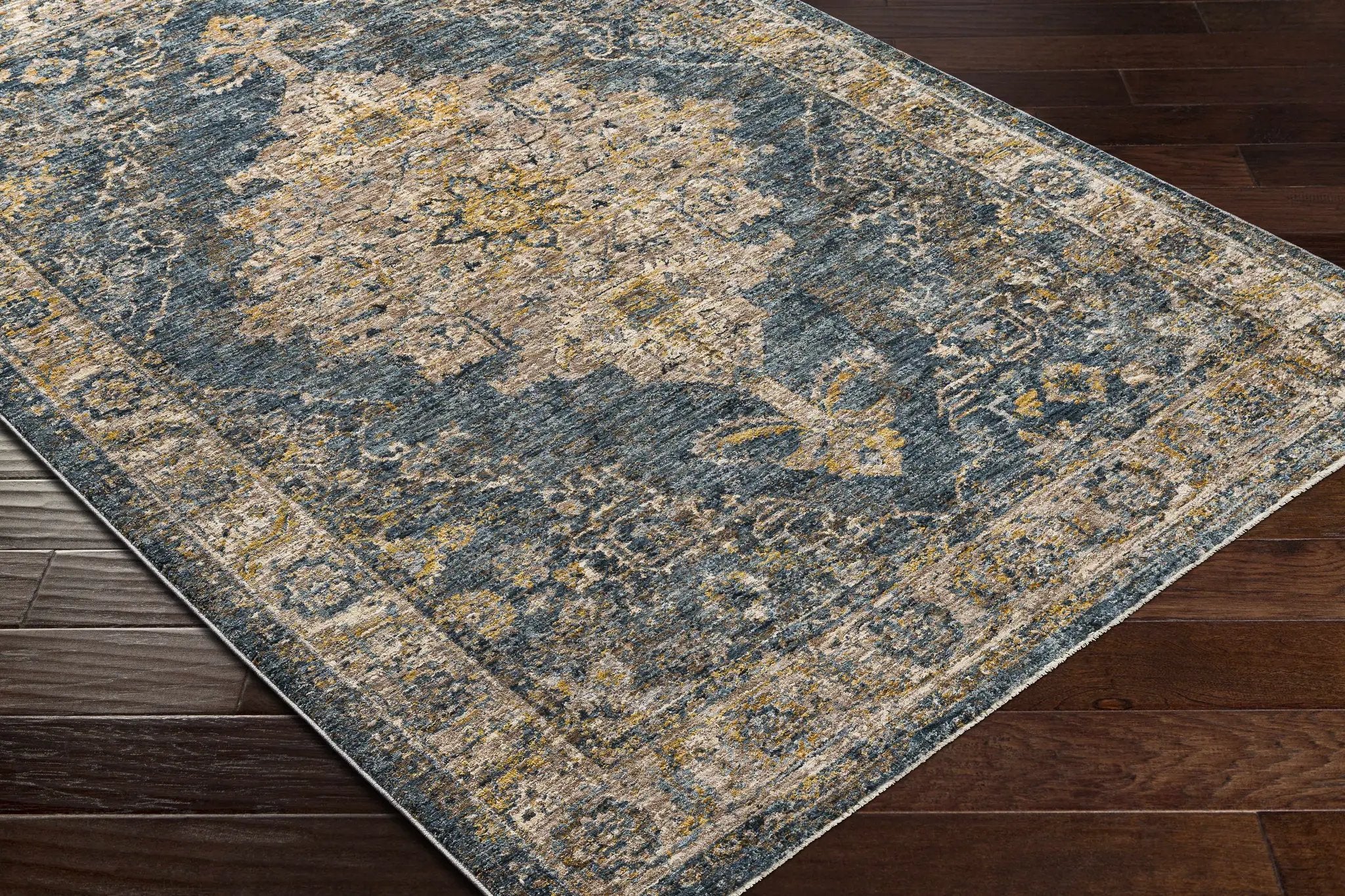 Rhoose Traditional Area Rug by Boutique Rugs