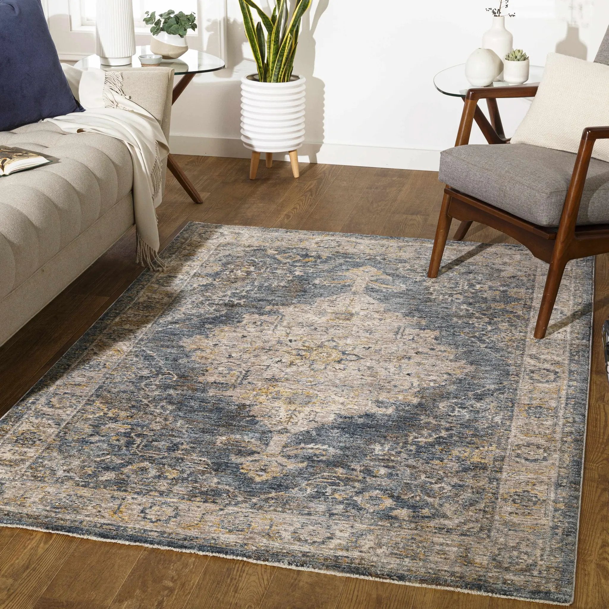 Rhoose Traditional Area Rug by Boutique Rugs