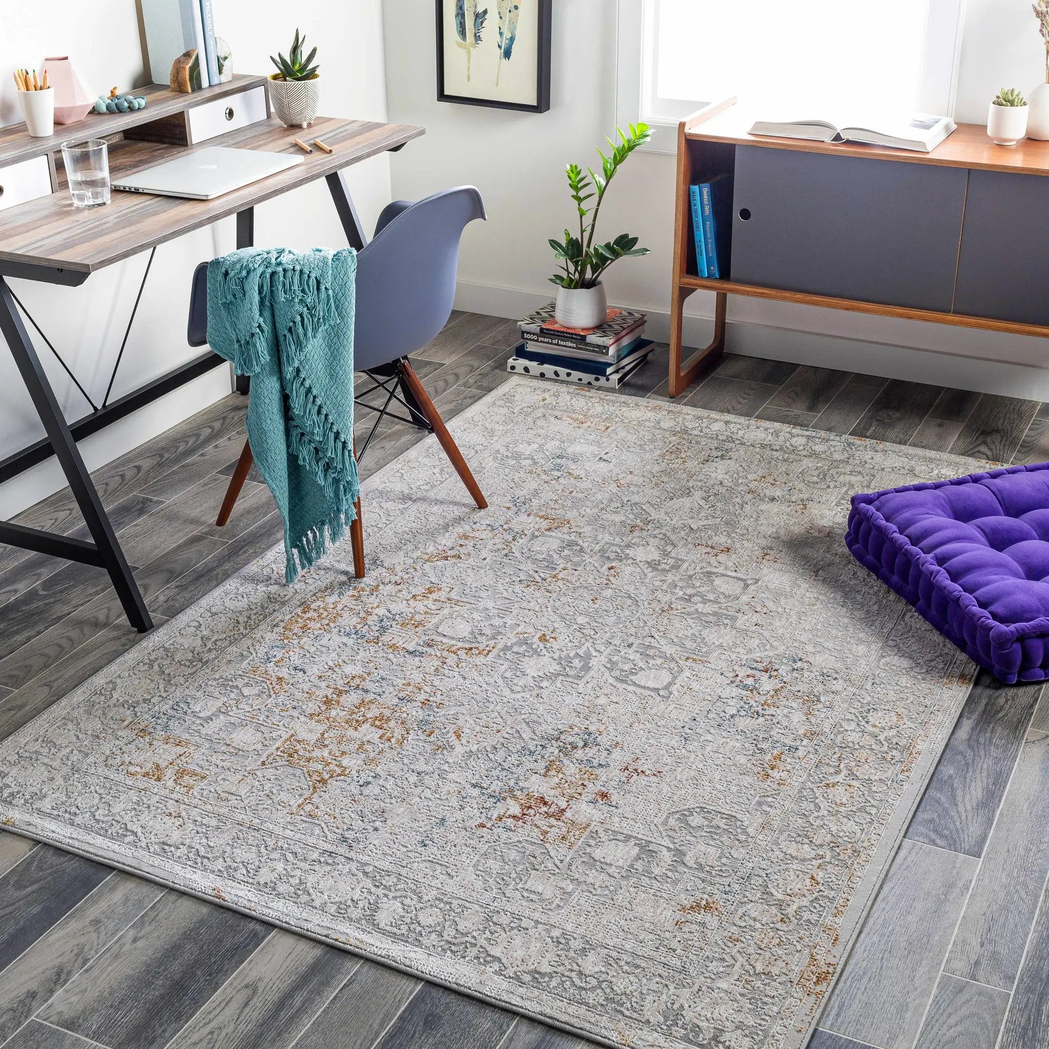 Eley Traditional Area Rug - Clearance by Boutique Rugs