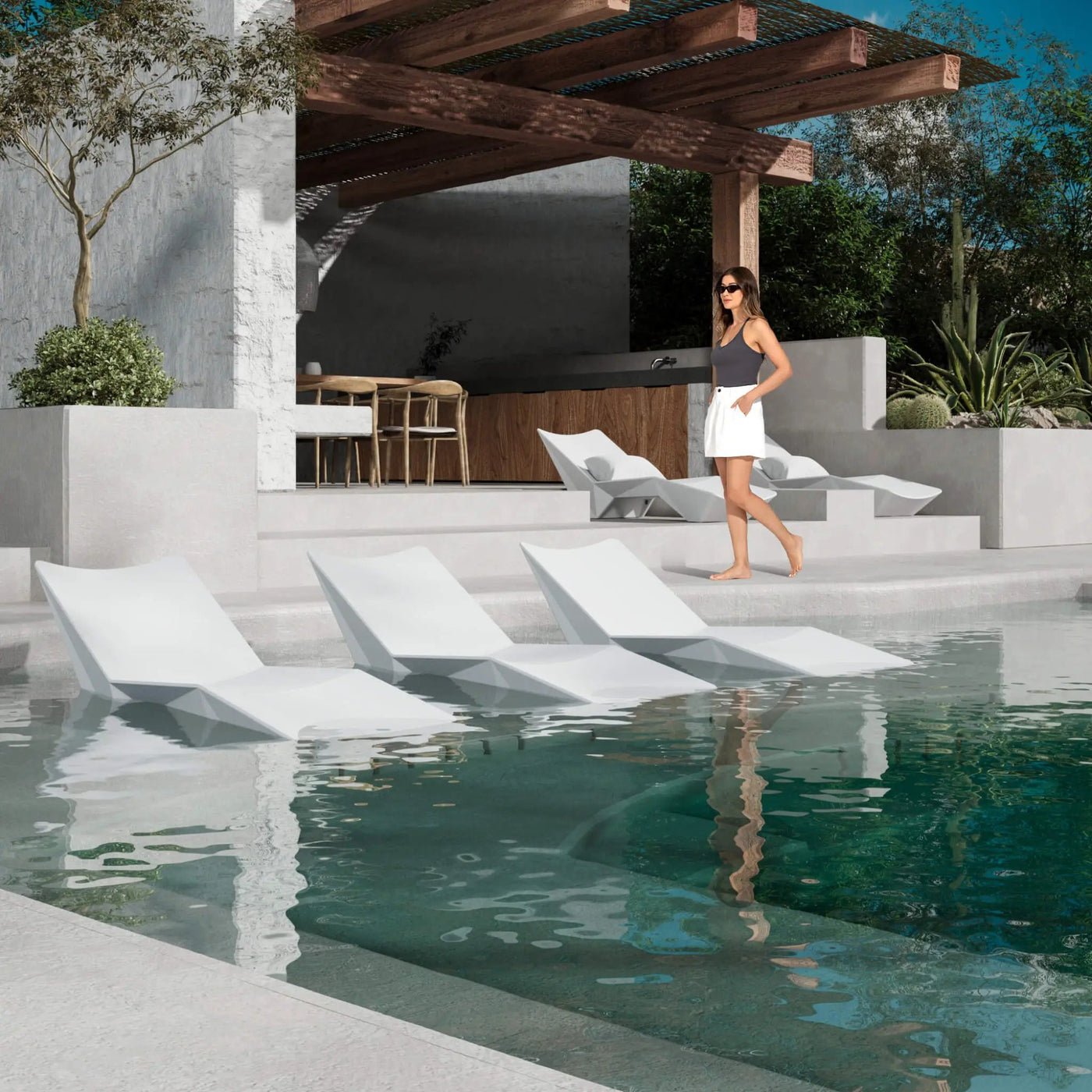 S-Shaped Outdoor Natural Arc Pool Lounger (SAK82405) by SAKSBY WHOLESALE