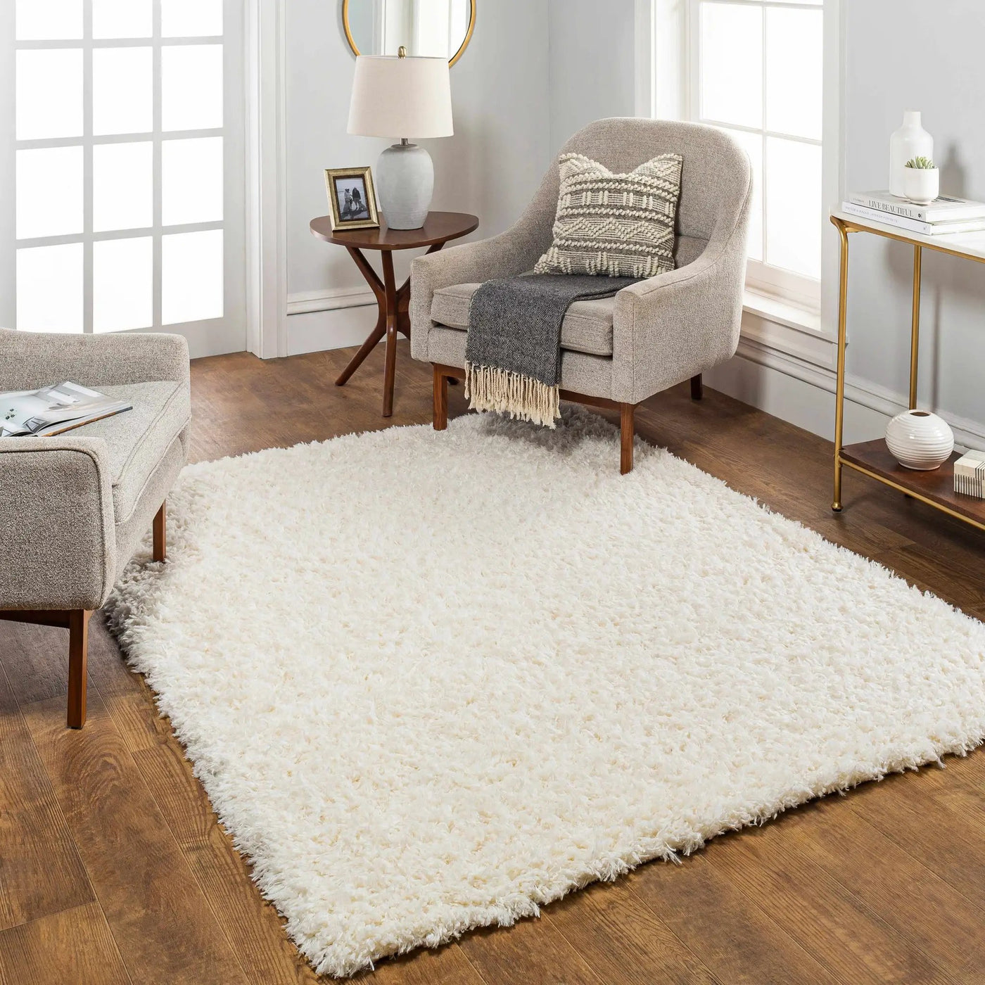 Siari Solid Cream Plush Rug by Boutique Rugs