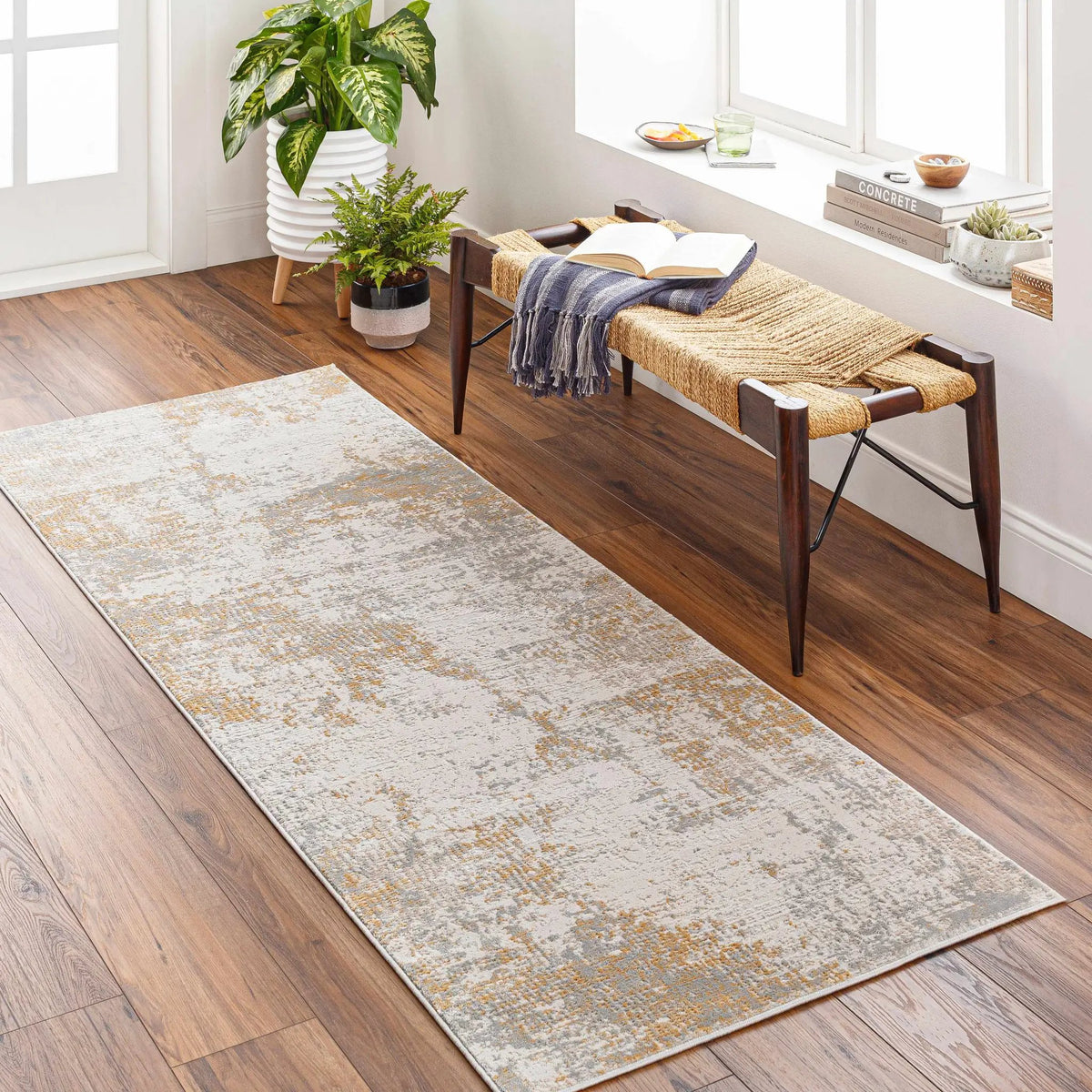 Siirt Textured Luxe Rug - Clearance, installed in a room 2