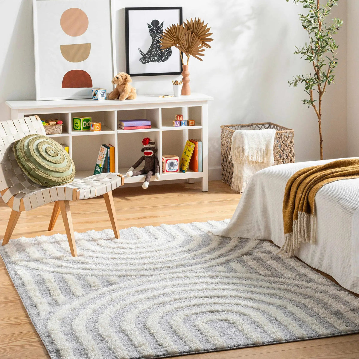 Arnel Gray & Beige Area Rug, installed in a room