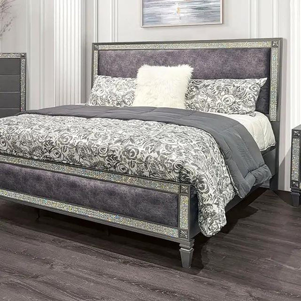 Titania - Queen Bed