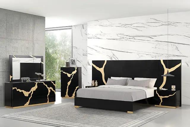 Goldsberg - Queen Bed w/ Wall Panels by Unique Piece Furniture