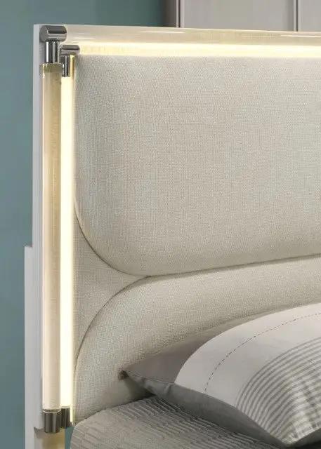 Lareina - Full Bed by Unique Piece Furniture