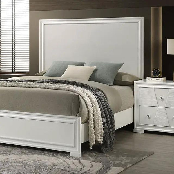Holsted - E.King Bed