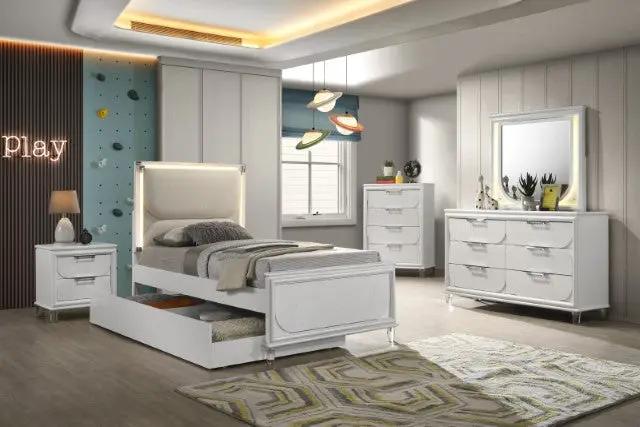Lareina - 4 Pc Full Bedroom Set by Unique Piece Furniture