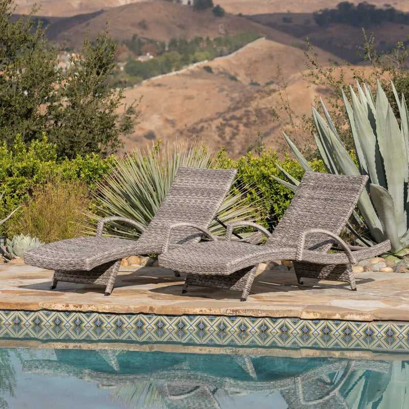Crete Wicker Chaise Lounge by HouseOfZazla