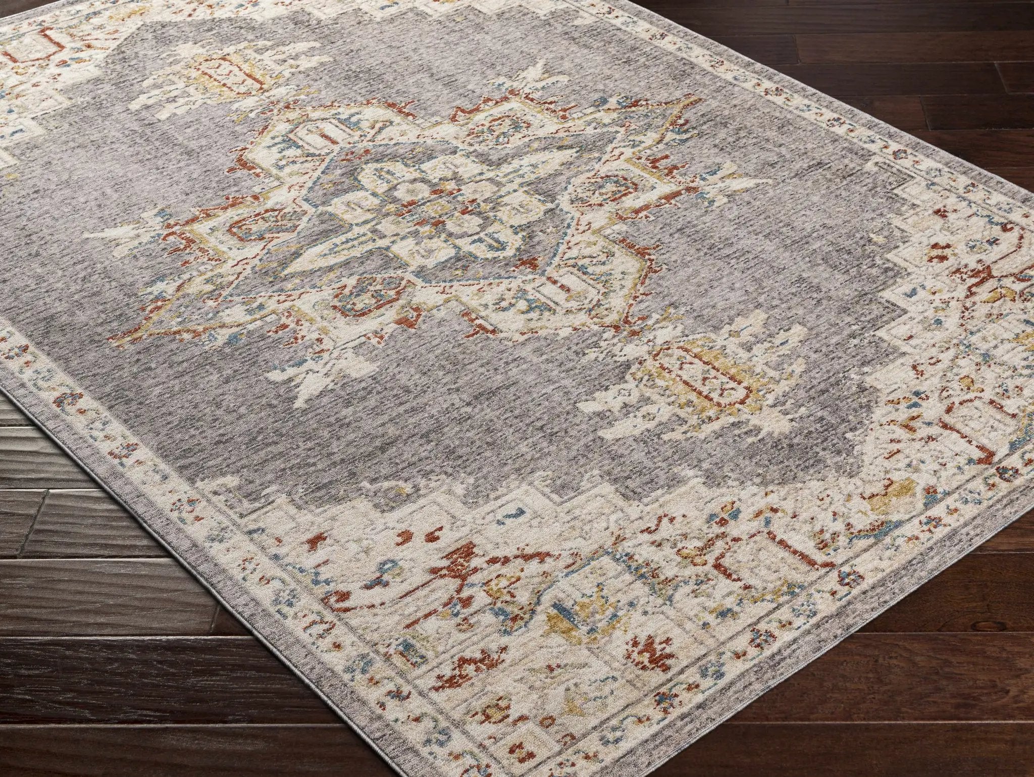 Taia Traditional Style Rug - Clearance by Boutique Rugs