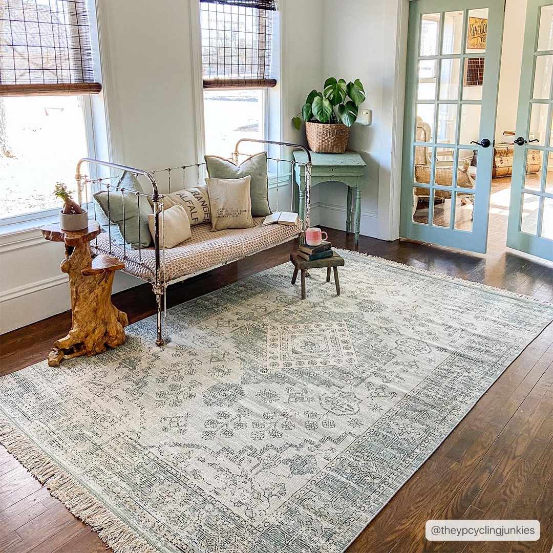 Undy Handmade Cotton-blend Rug by Boutique Rugs