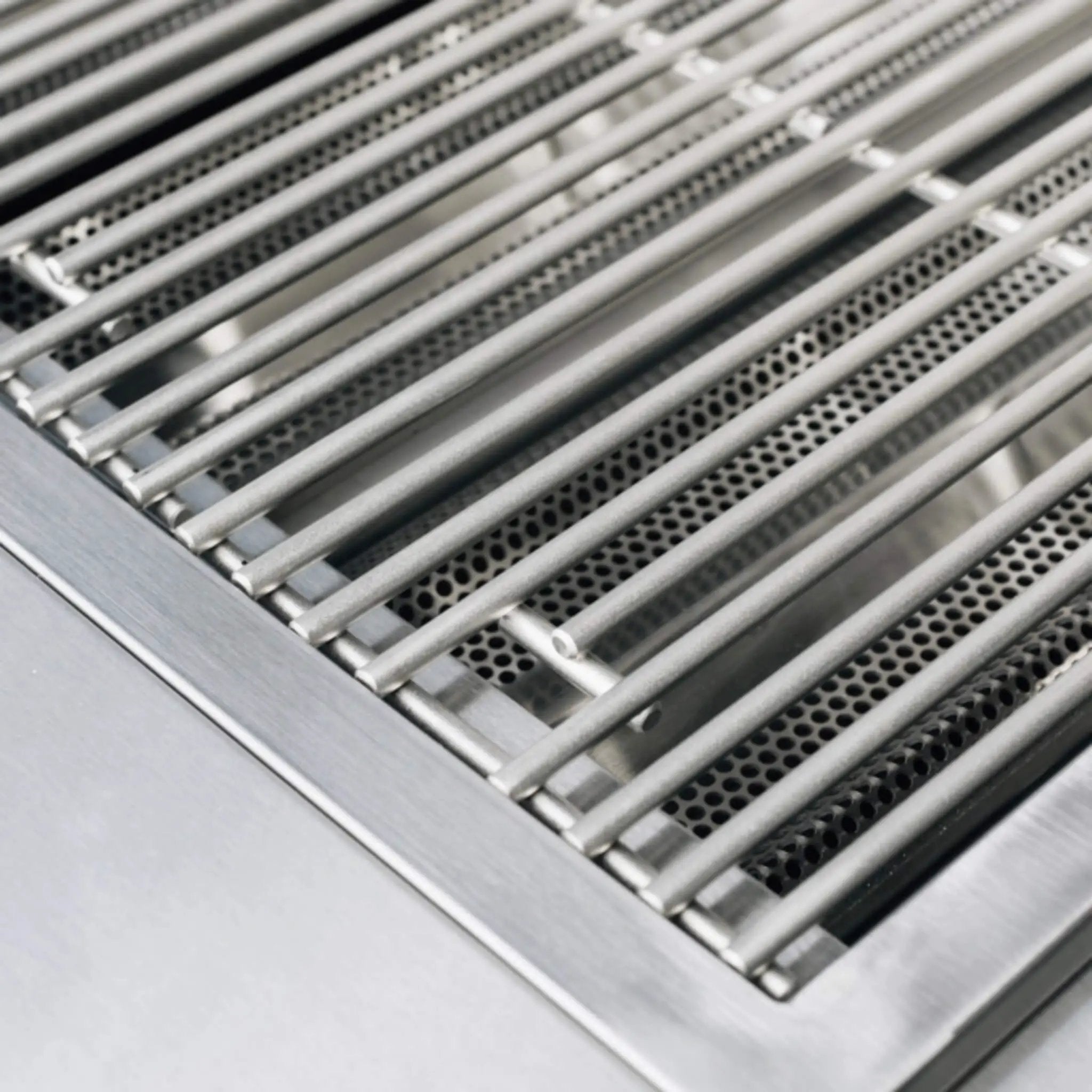 TrueFlame E-Series Built-In Stainless Steel Gas Grill [TFE25/32] (SAK13784) by SAKSBY WHOLESALE