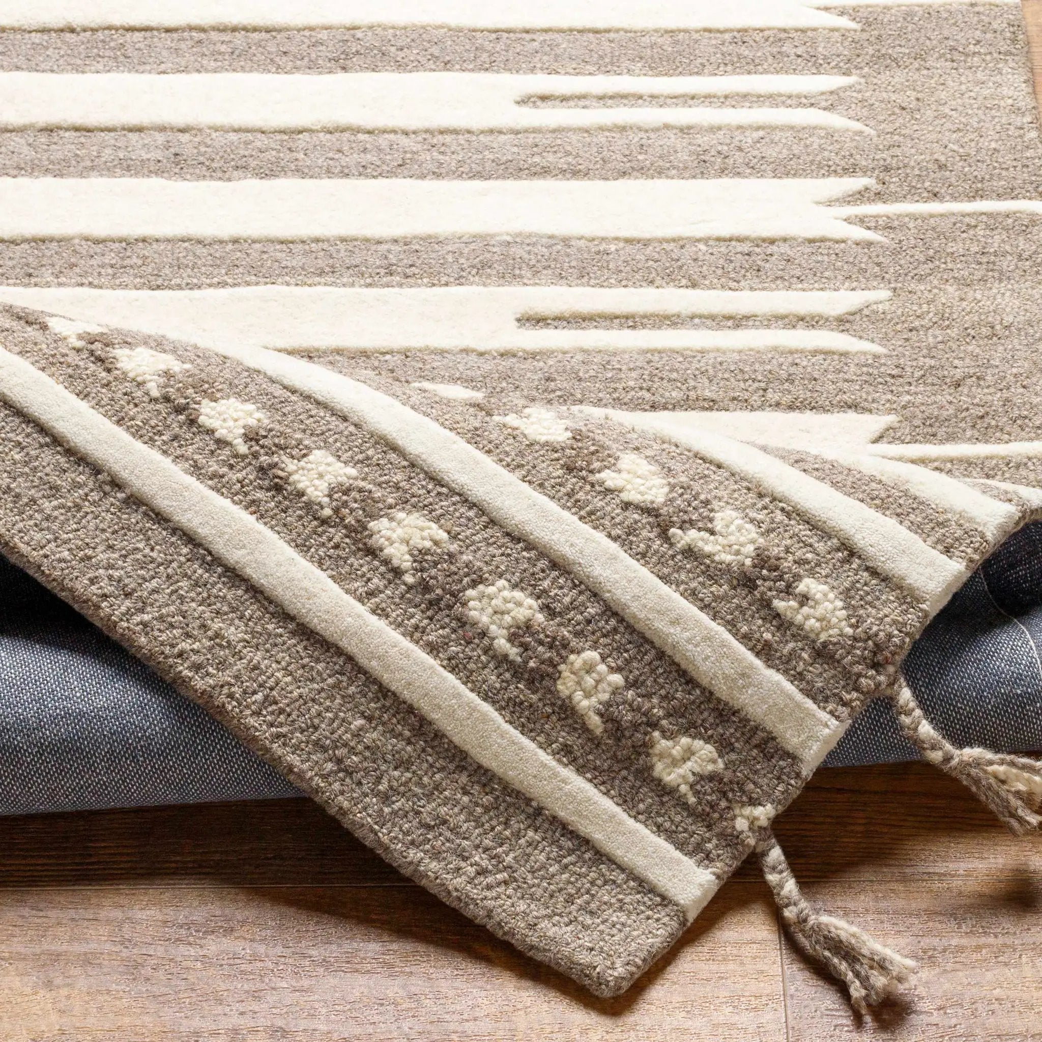 Vamo Area Rug - Clearance by Boutique Rugs
