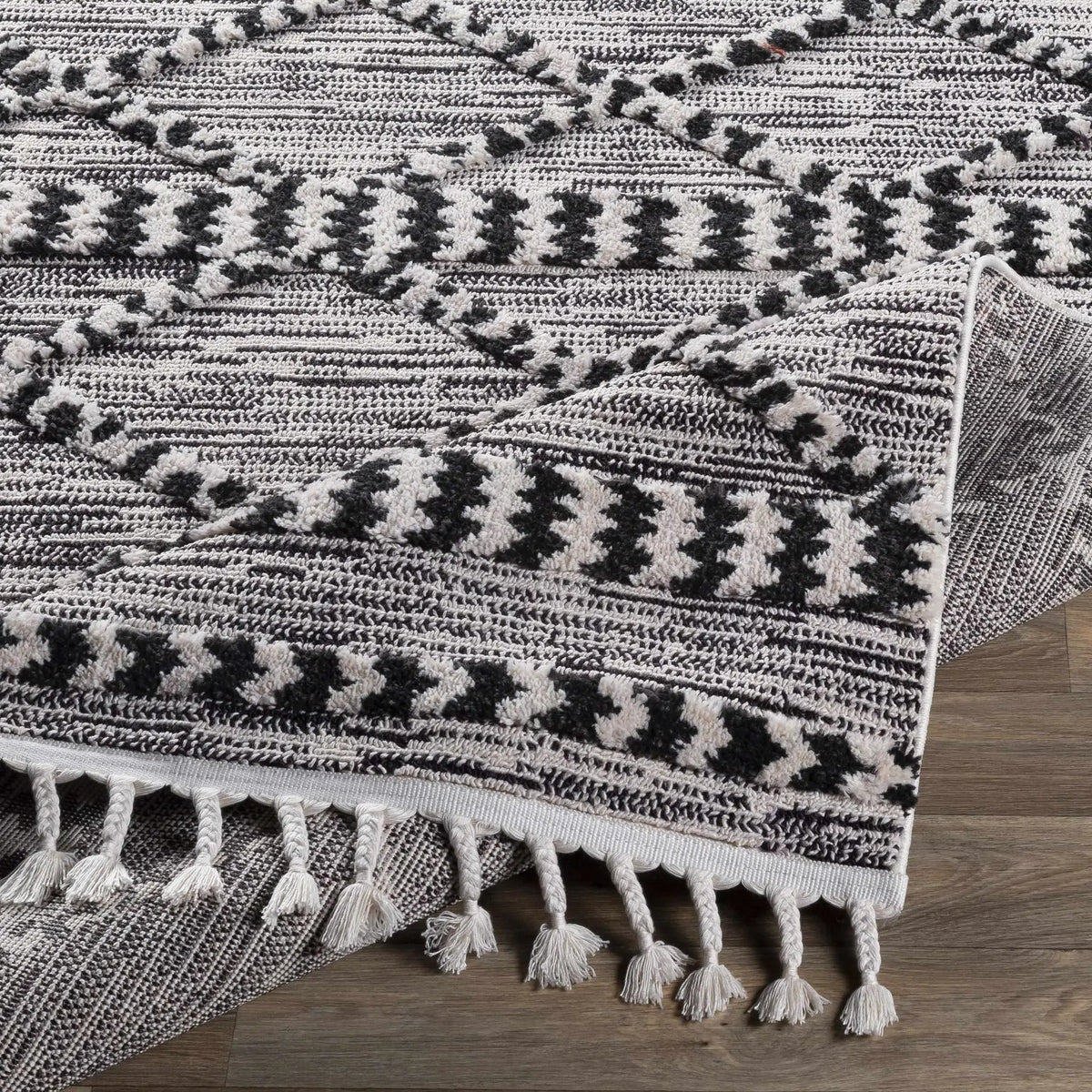 Warrandyte 5x7 Black&White High-Low Rug - Clearance, photo 5 of 8