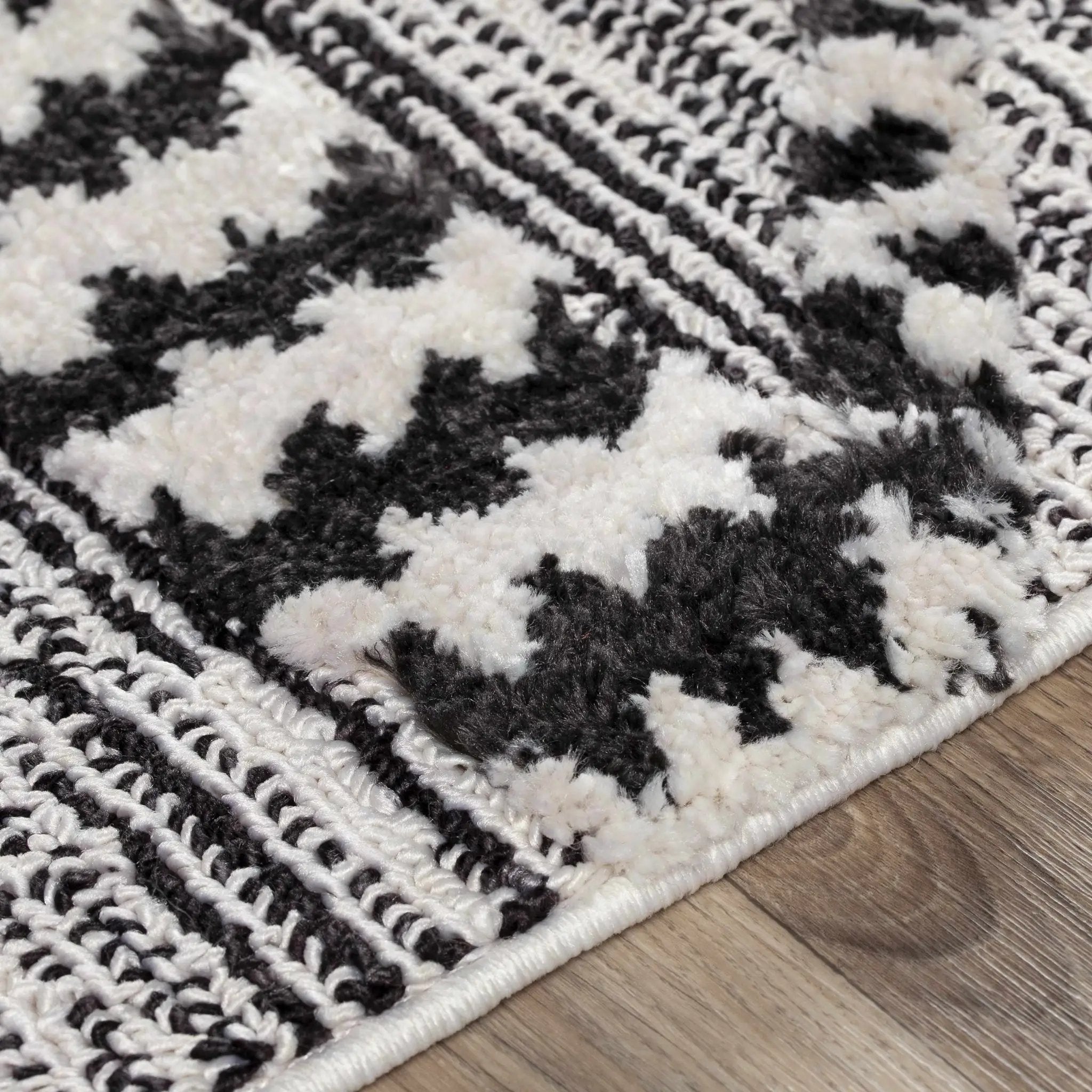 Warrandyte 5x7 Black&White High-Low Rug - Clearance by Boutique Rugs