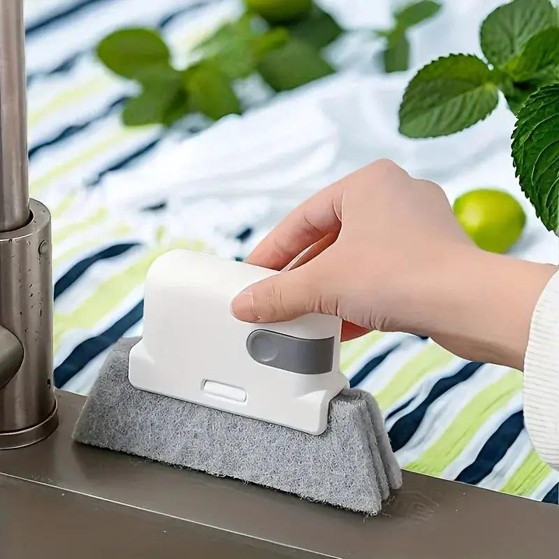 Window Brush - Small Gap Plastic by House Of Avana
