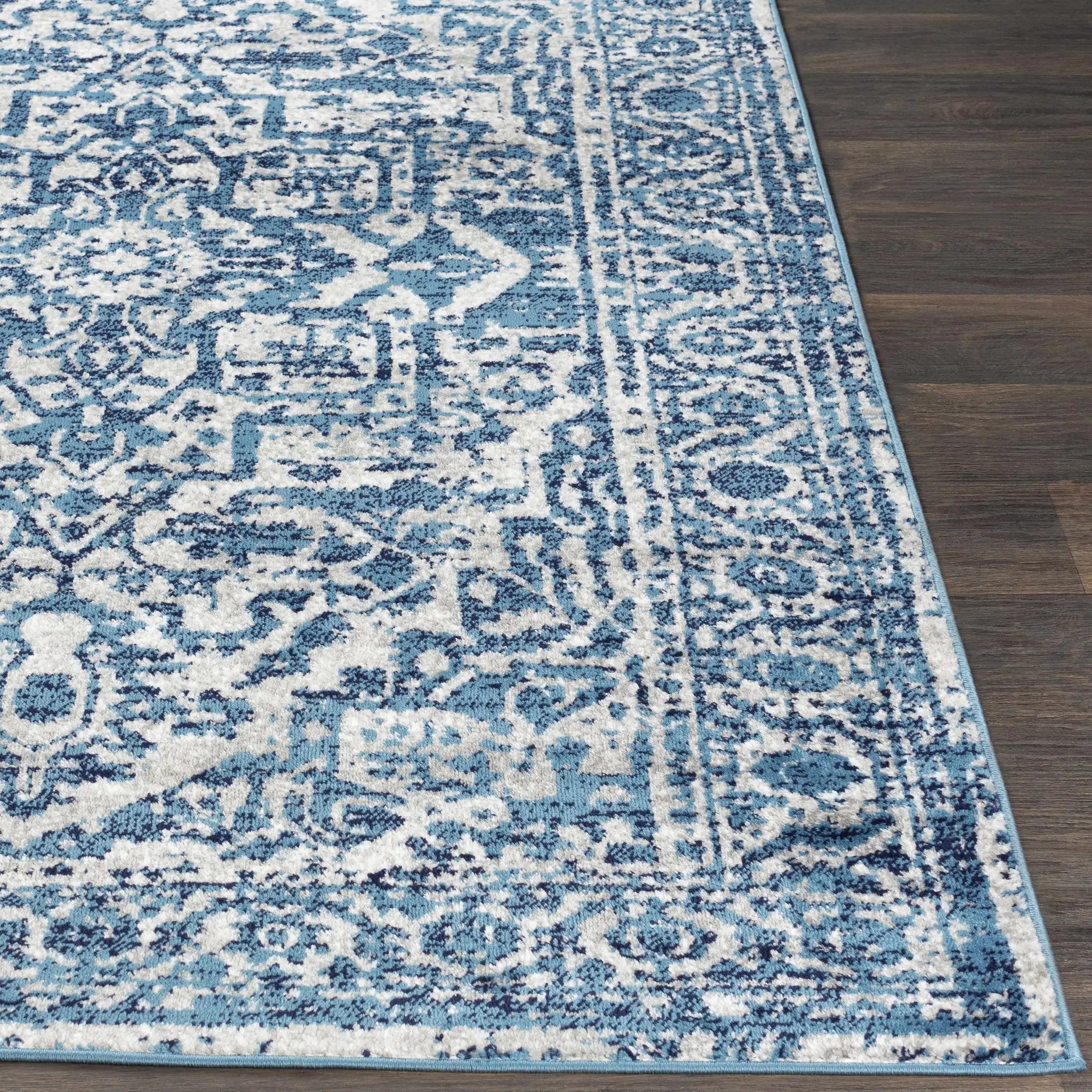 Wellsblue Traditional Rug - Clearance by Boutique Rugs